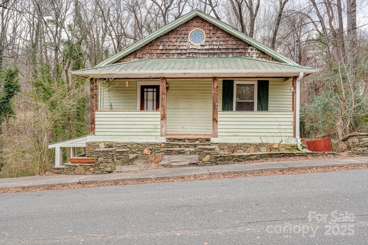 151 W Howard Street Property Photo