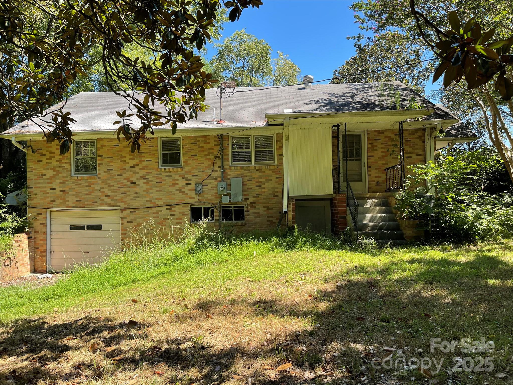 8725 Bringle Ferry Road Property Photo 2