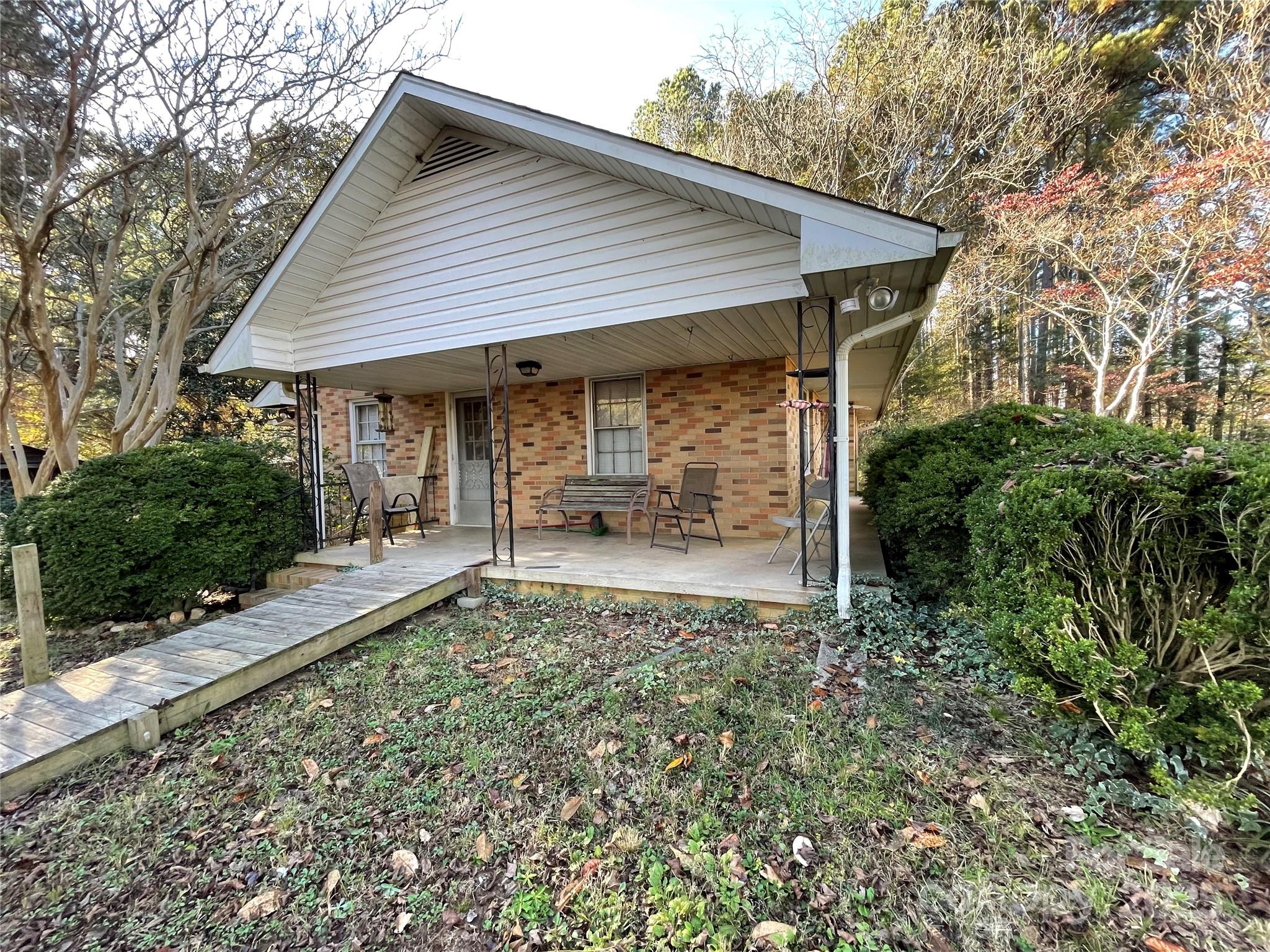 8725 Bringle Ferry Road Property Photo 4