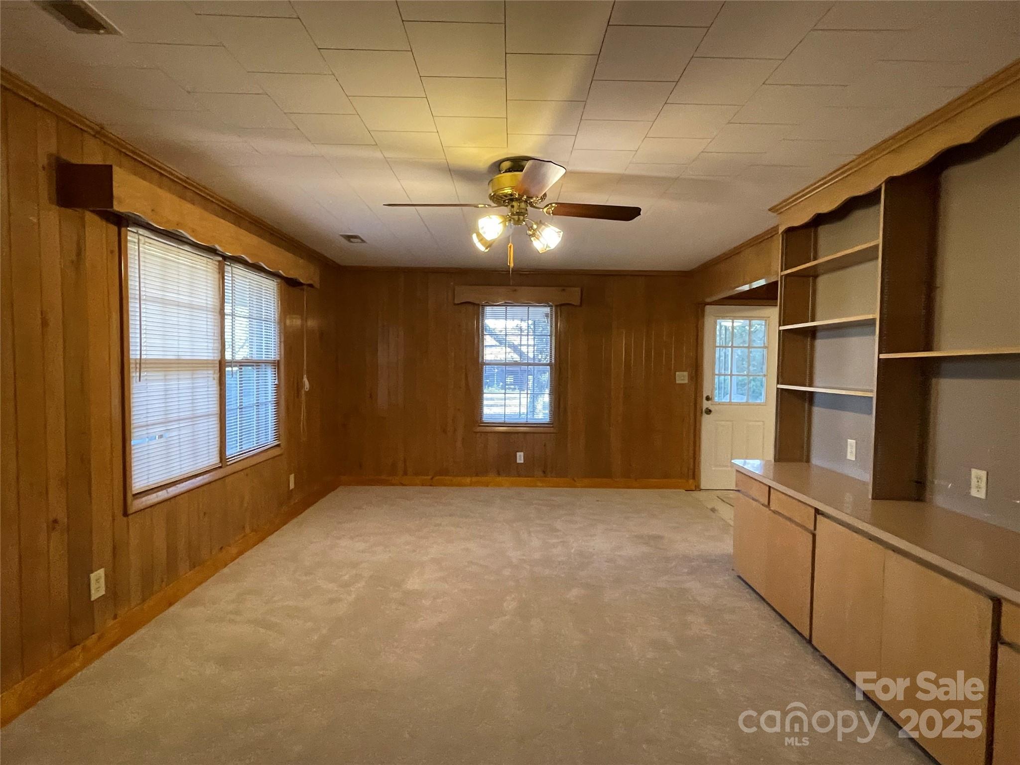 8725 Bringle Ferry Road Property Photo 6