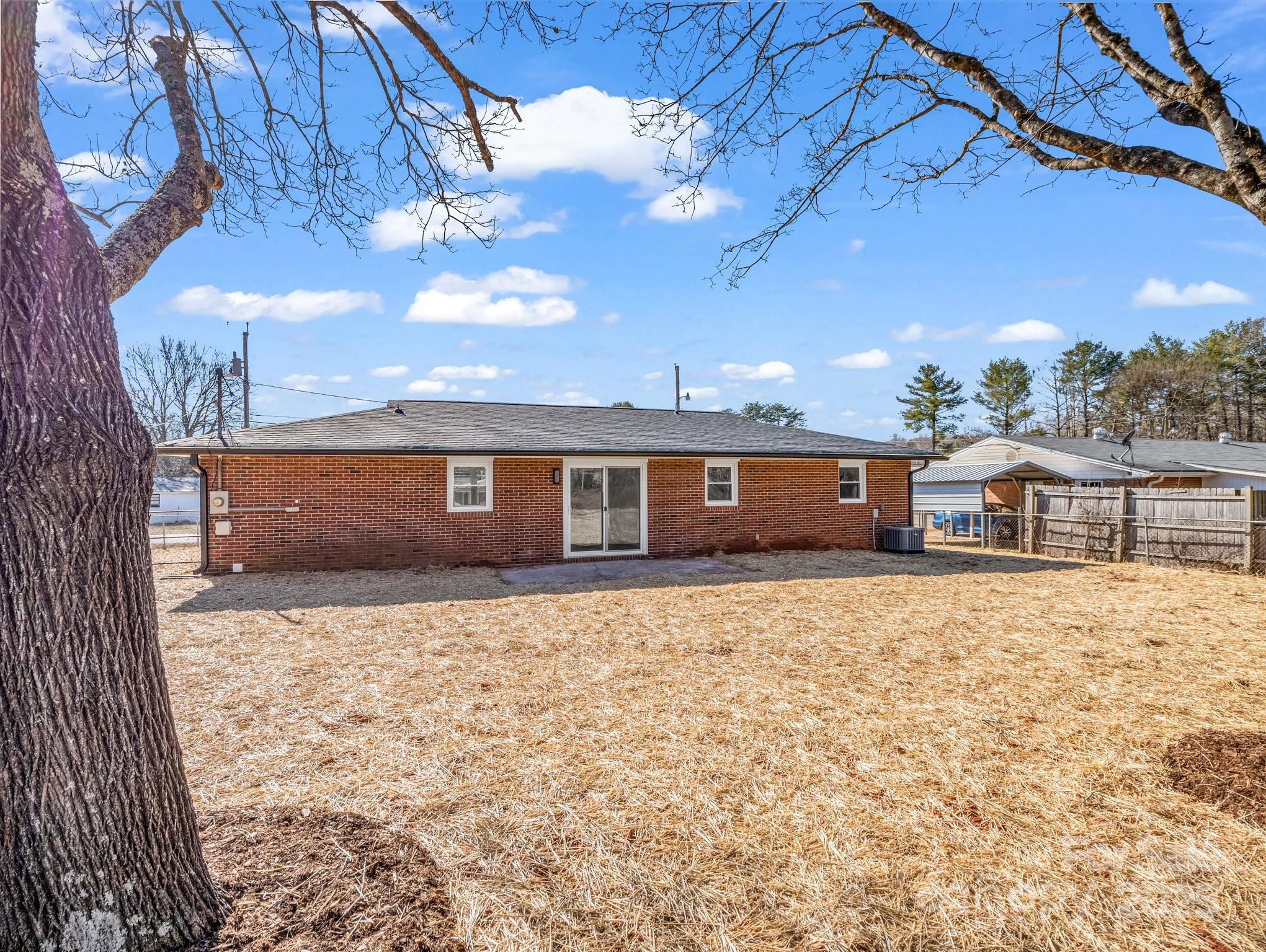 184 Sedgefield Drive Property Photo 2