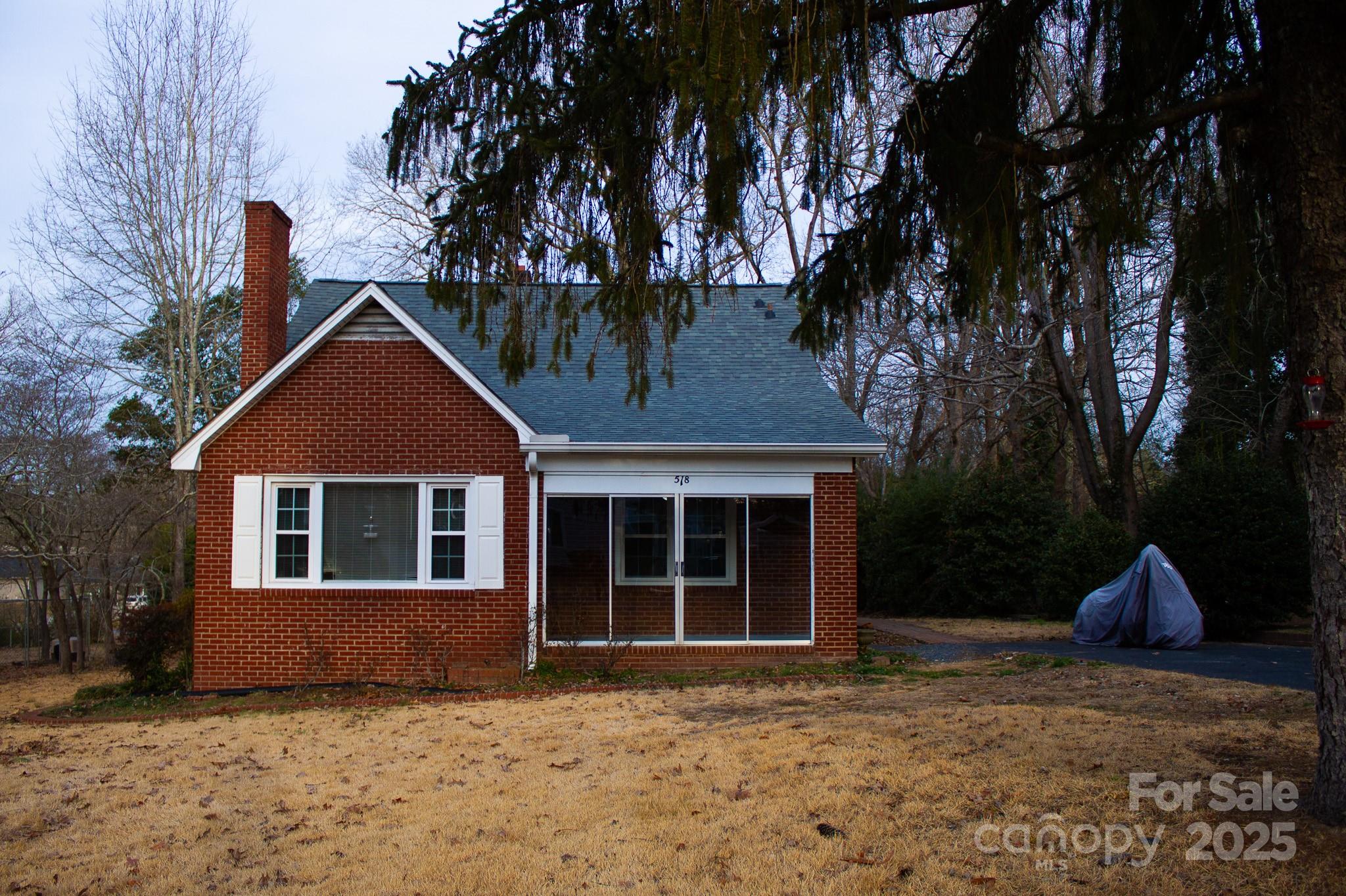 518 Oak Street Property Photo