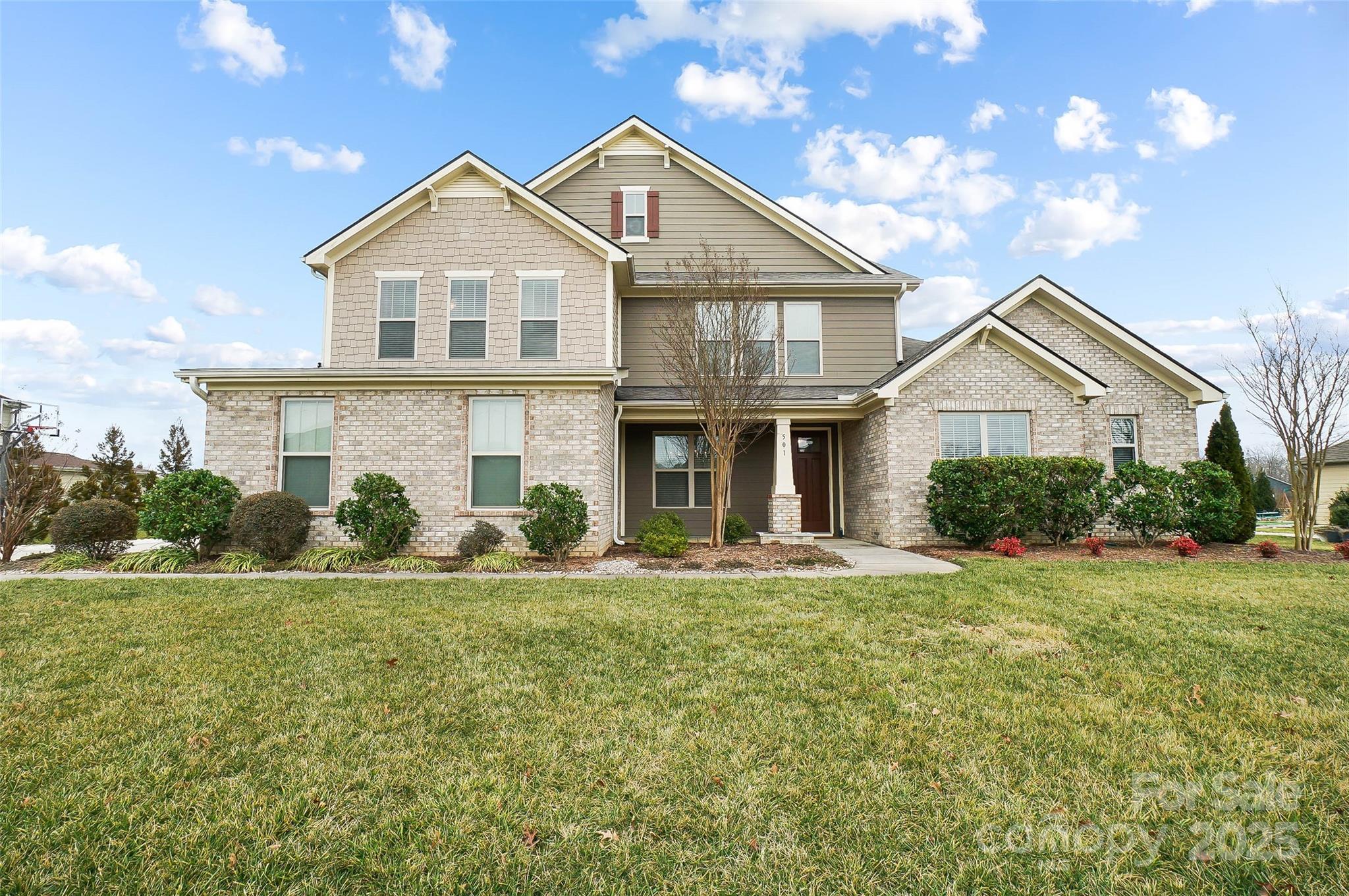 501 Alucio Court Property Photo