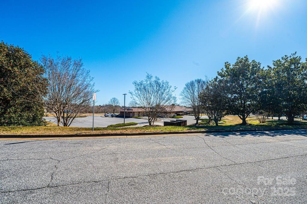 662 10th Avenue Drive Property Photo 8