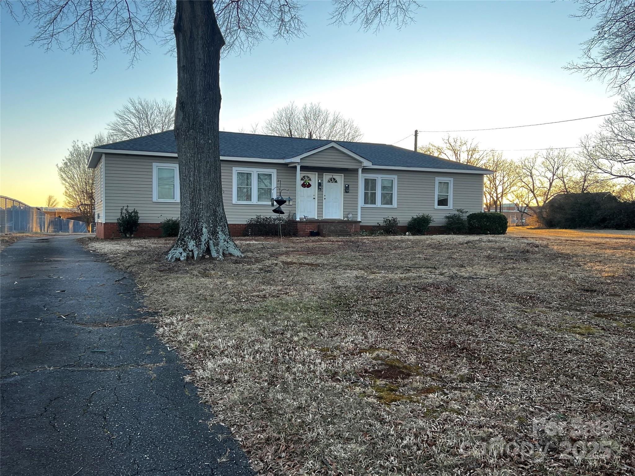 528 1st Street Property Photo