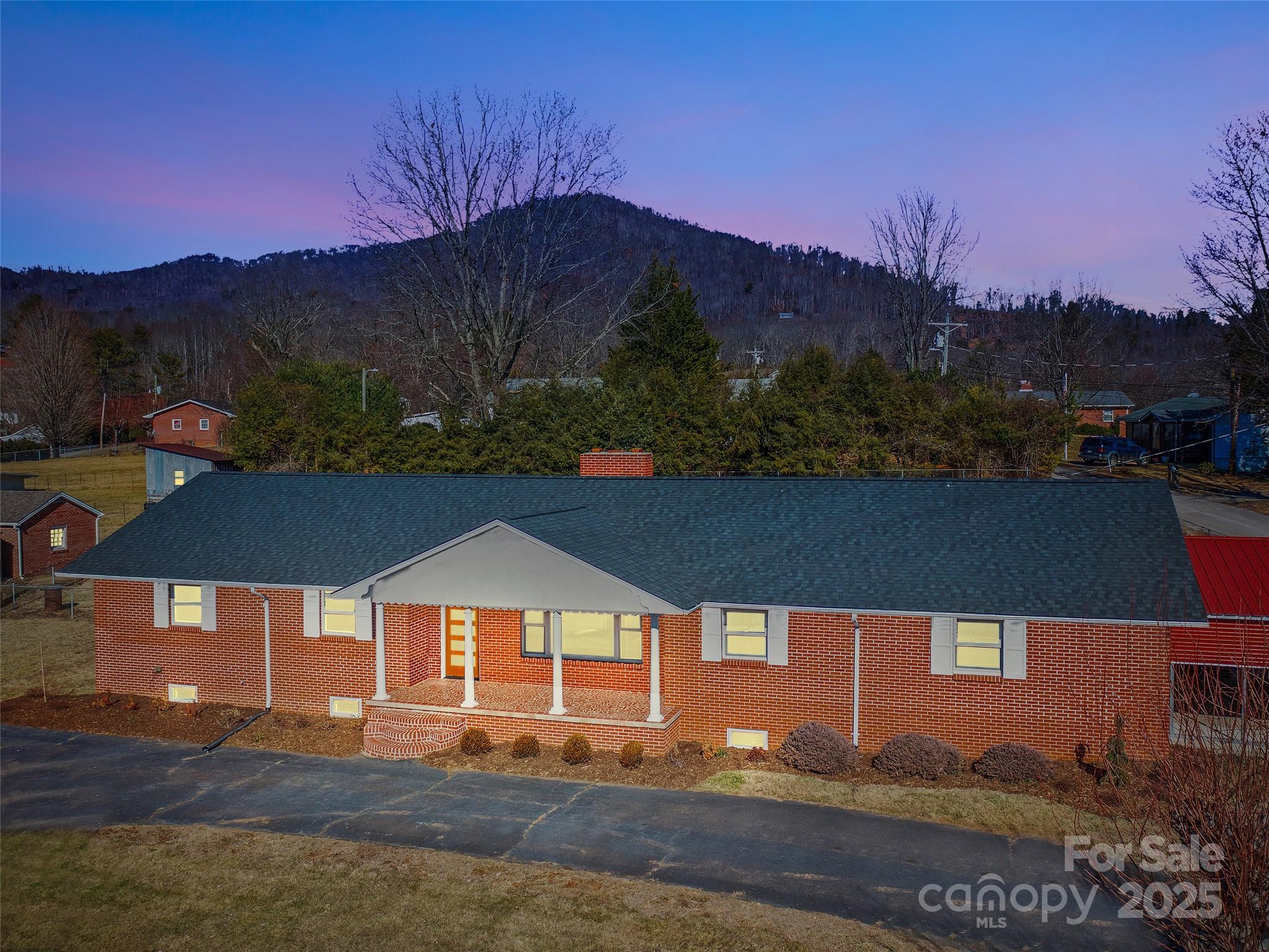 9 Link Street Property Photo