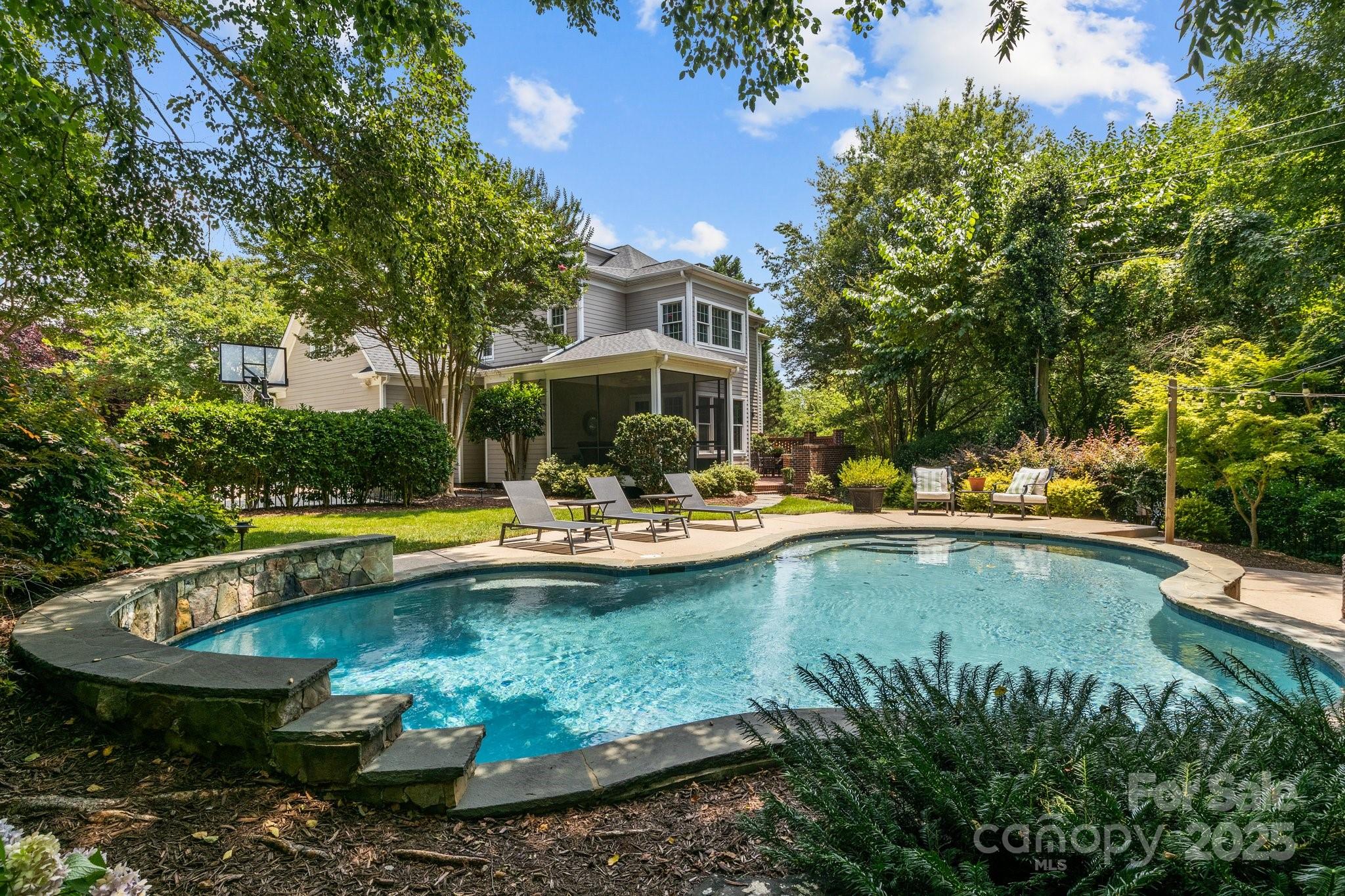 110 Lynbrook Drive Property Photo 11