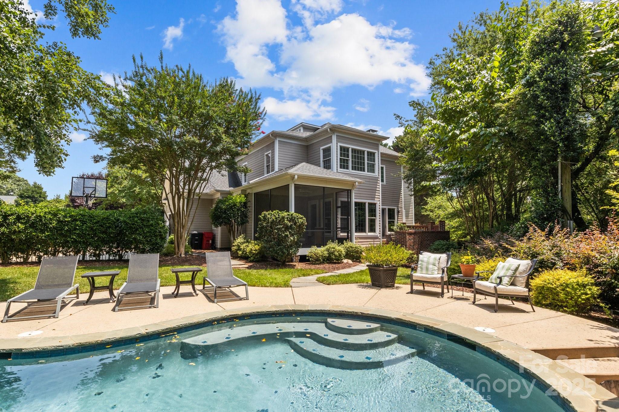 110 Lynbrook Drive Property Photo 12