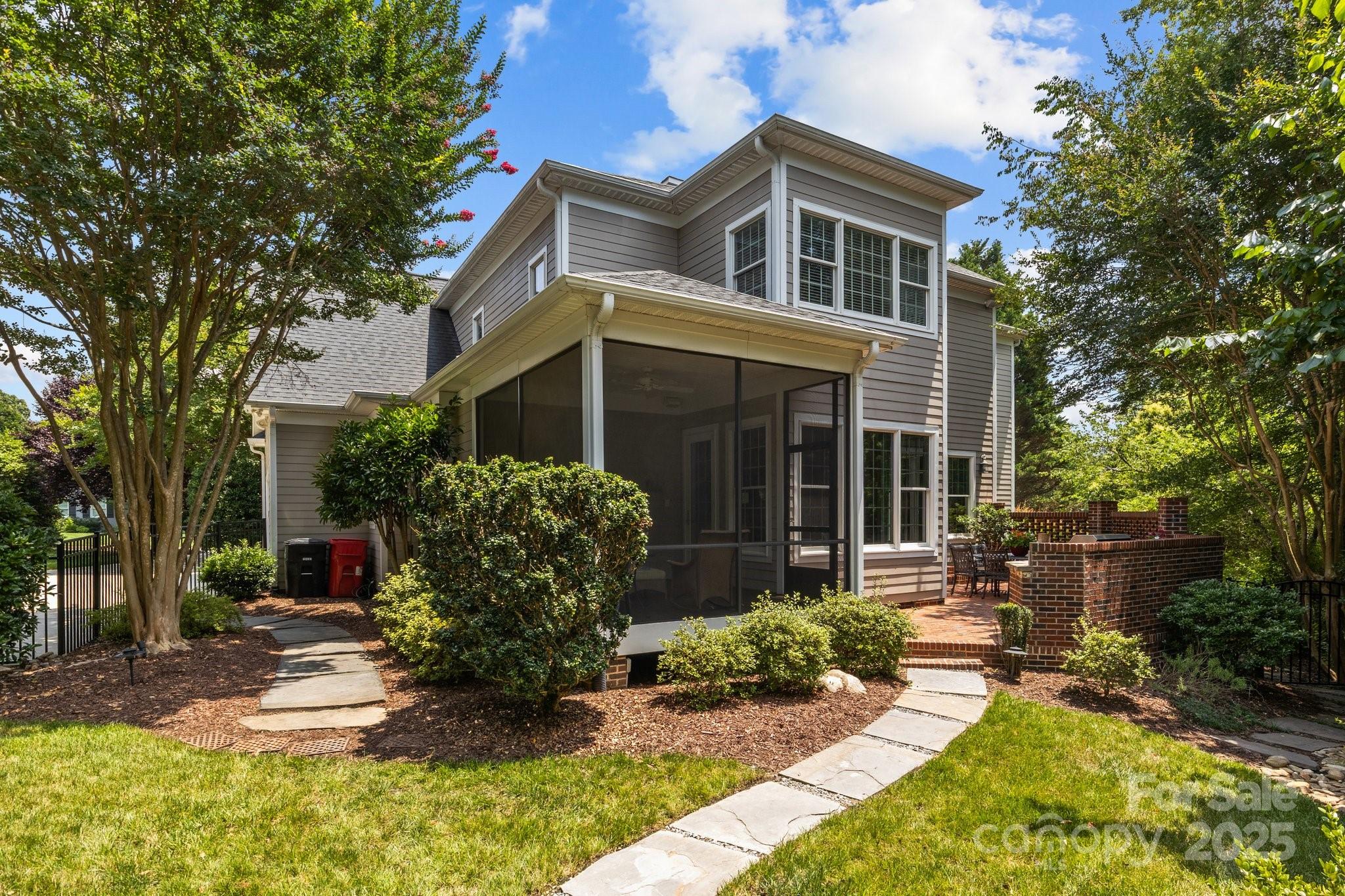 110 Lynbrook Drive Property Photo 13