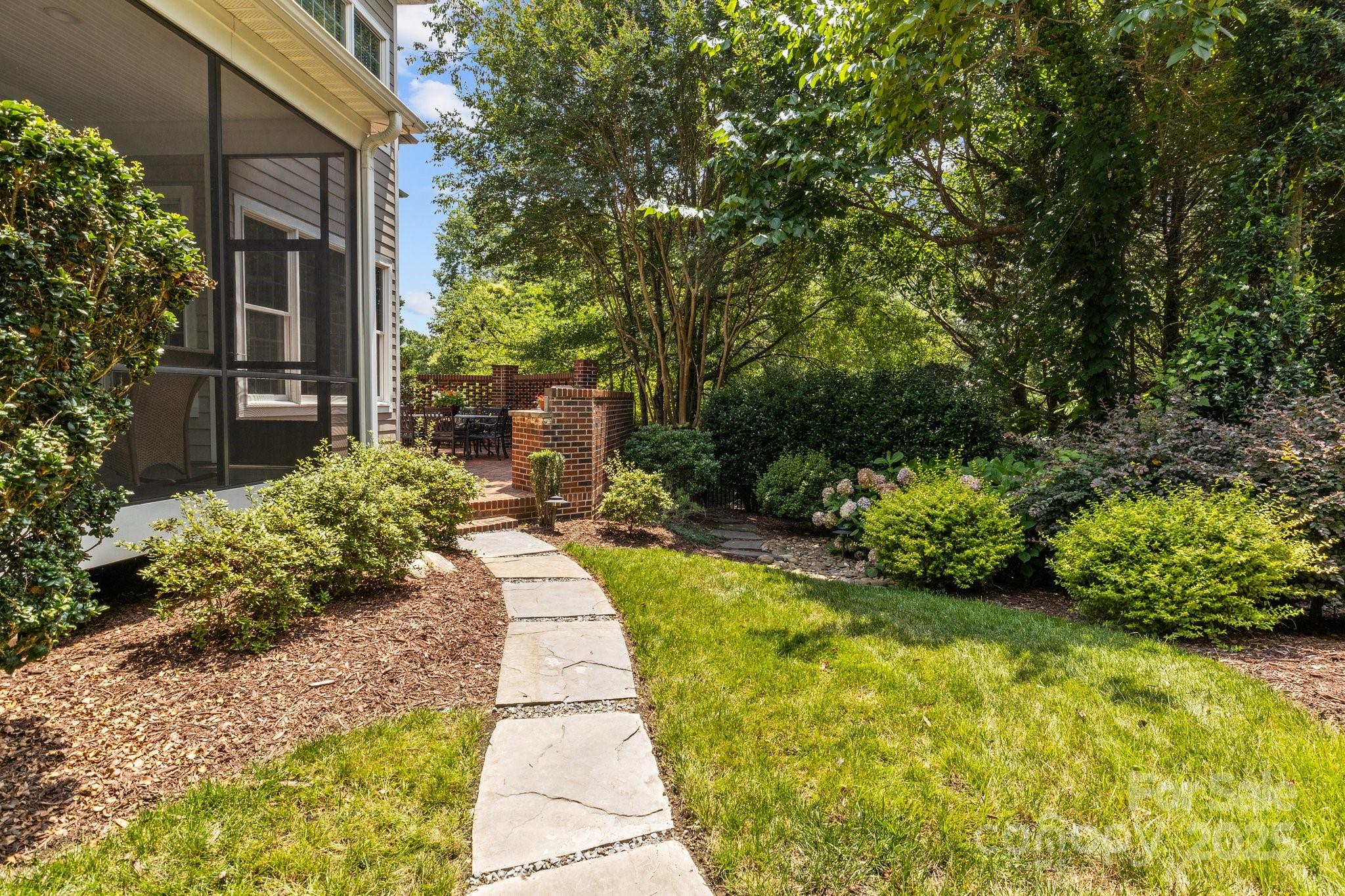 110 Lynbrook Drive Property Photo 14