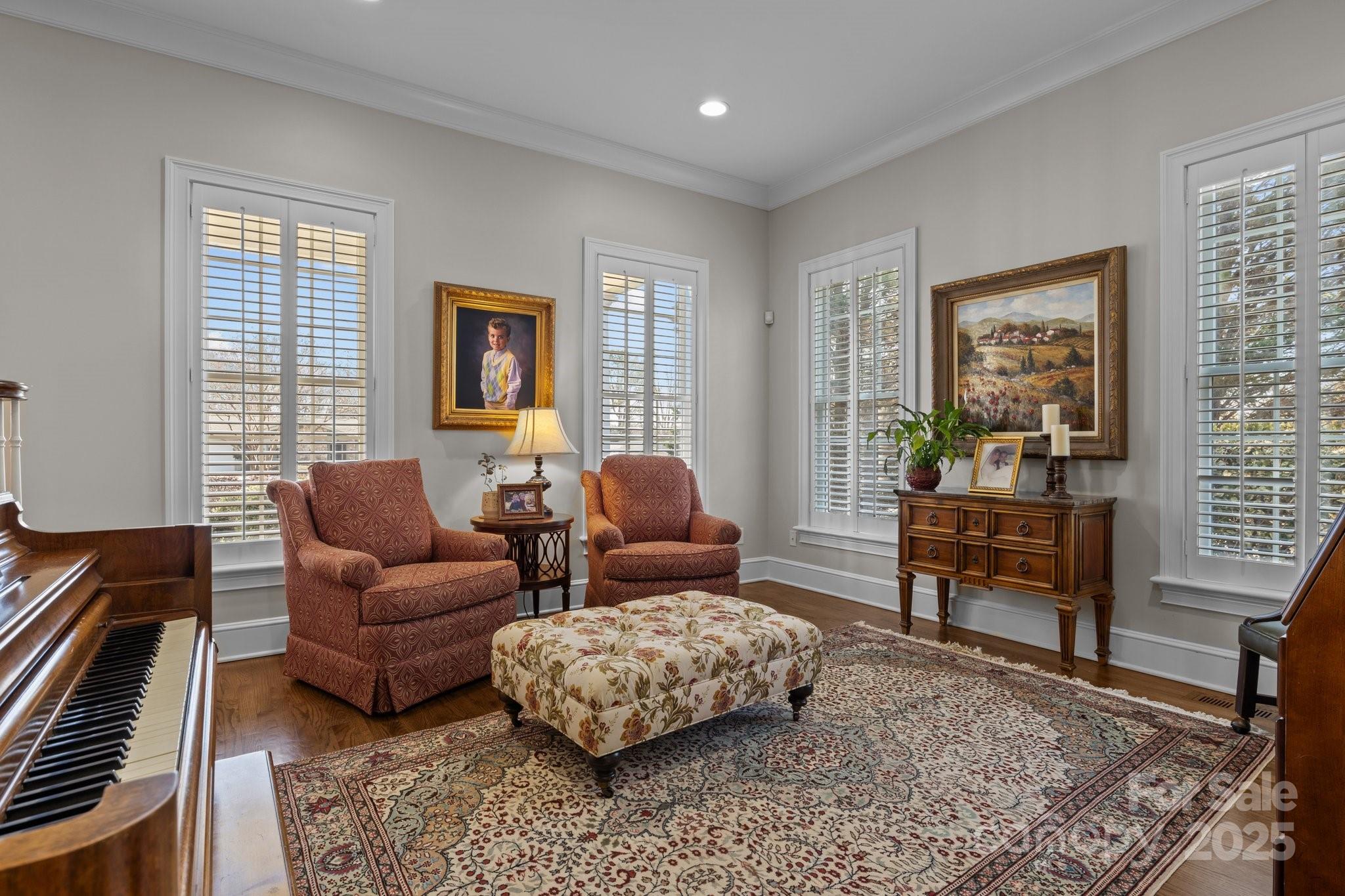 110 Lynbrook Drive Property Photo 18