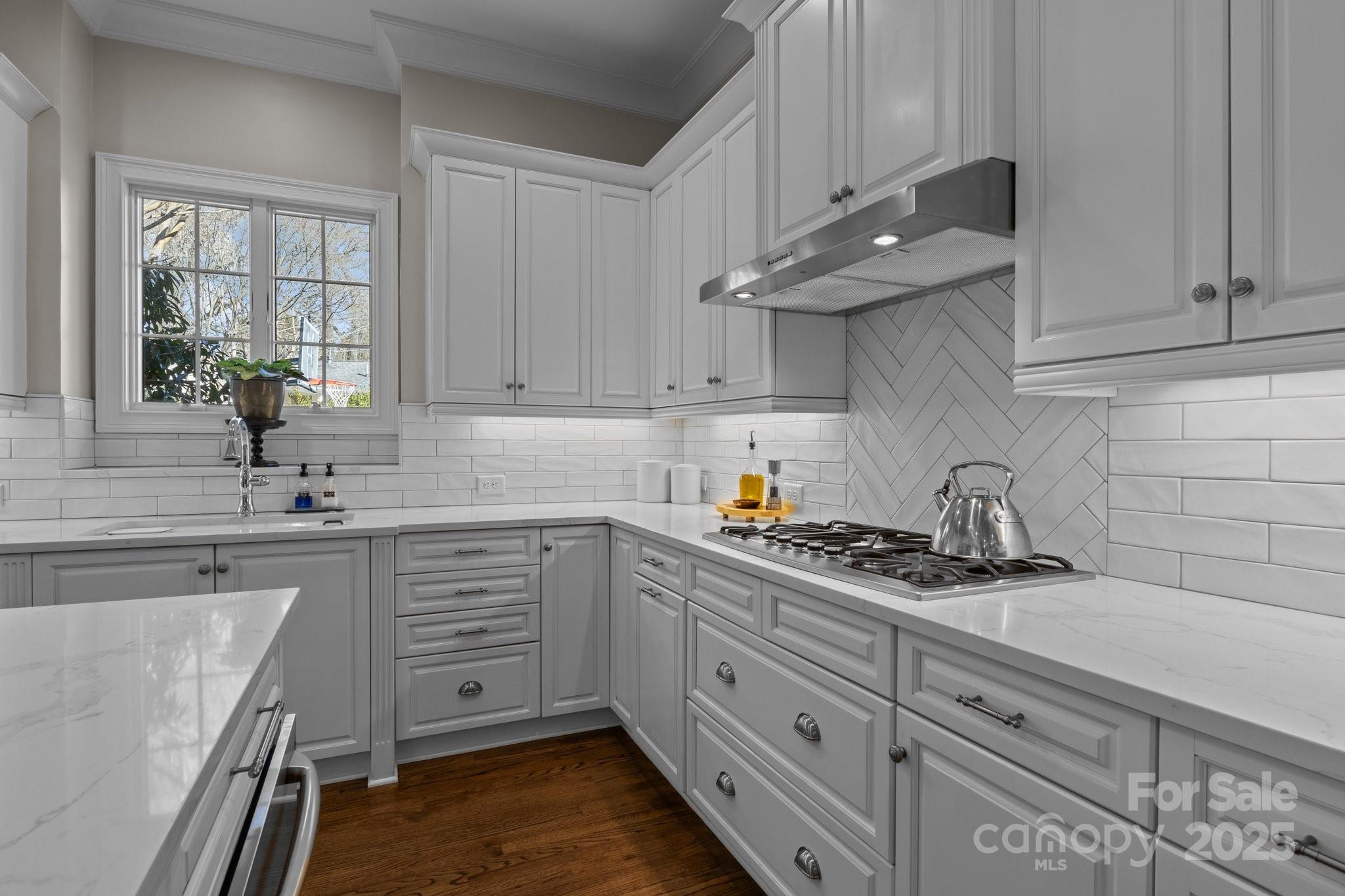 110 Lynbrook Drive Property Photo 28