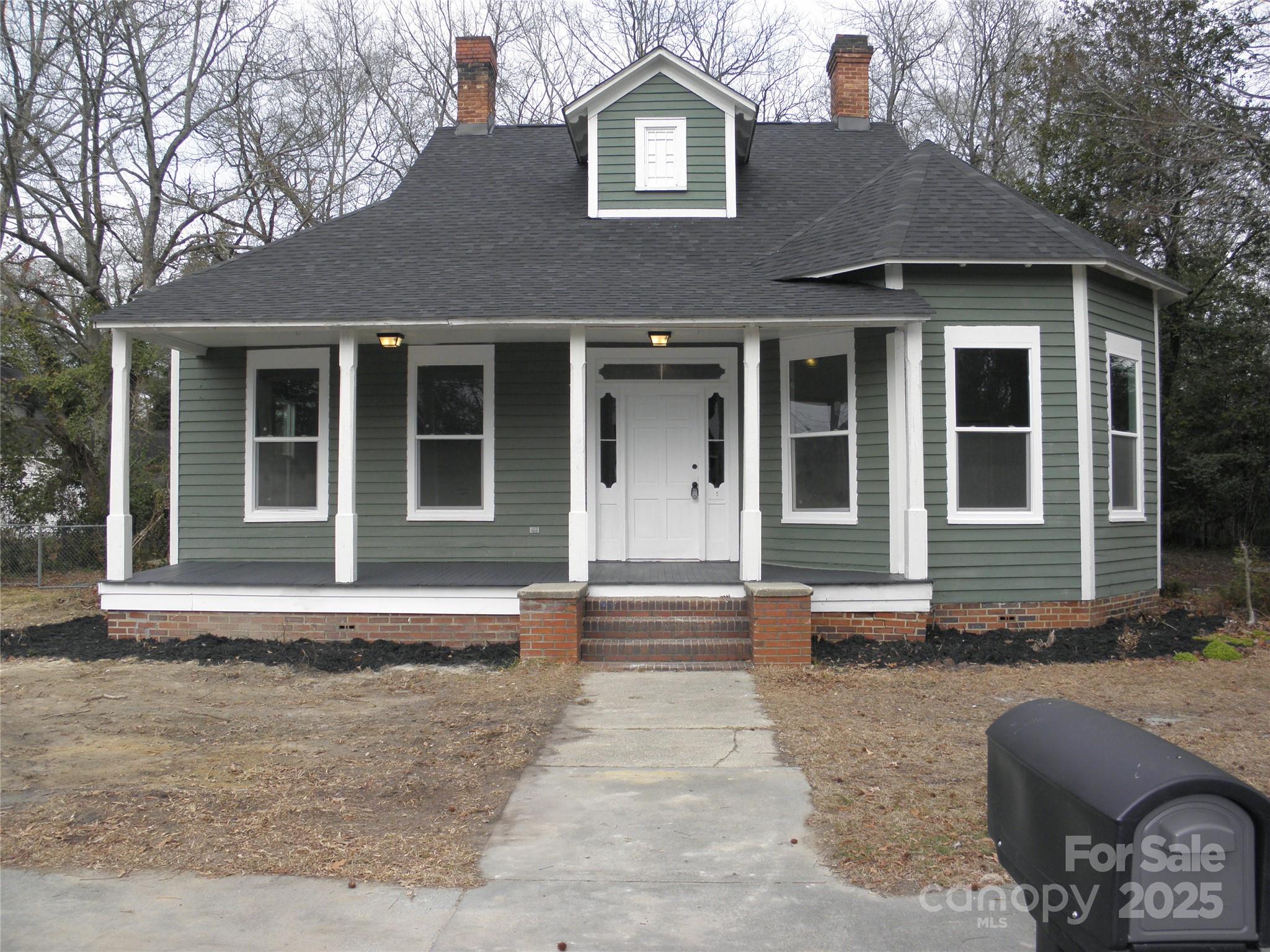 304 King Street Property Photo