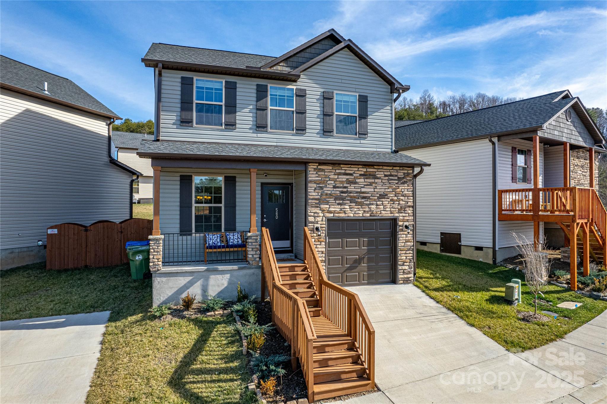 560 Cardwell Lane Property Photo