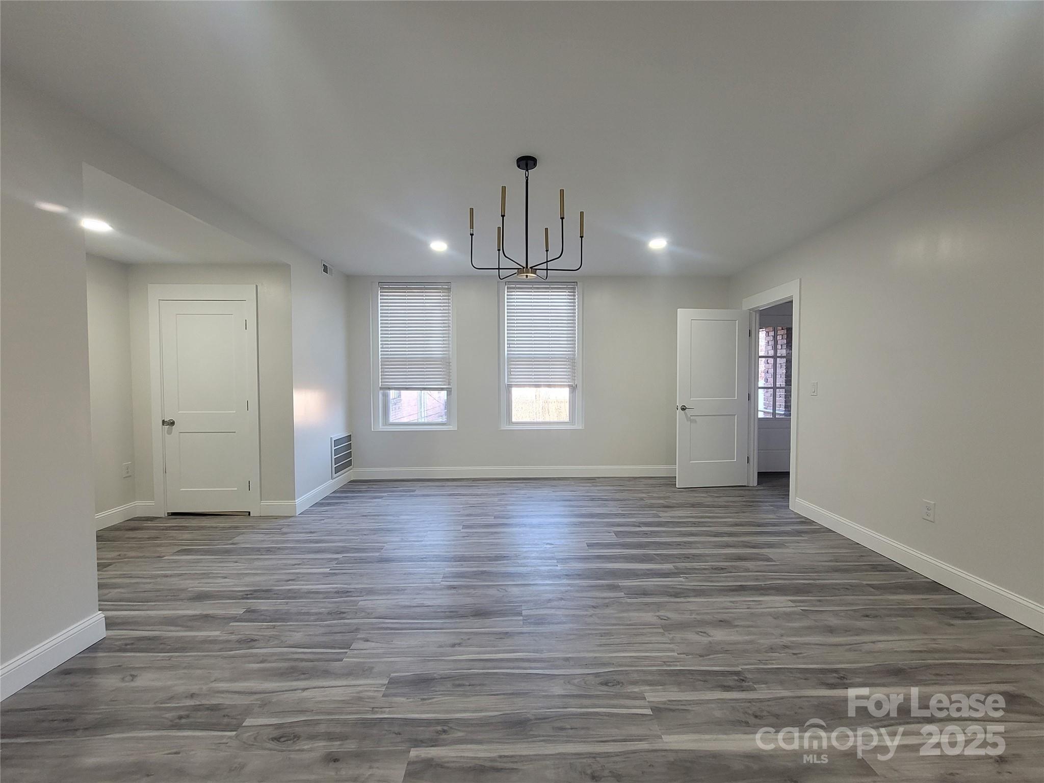 109 E Charlotte Avenue Property Photo 5