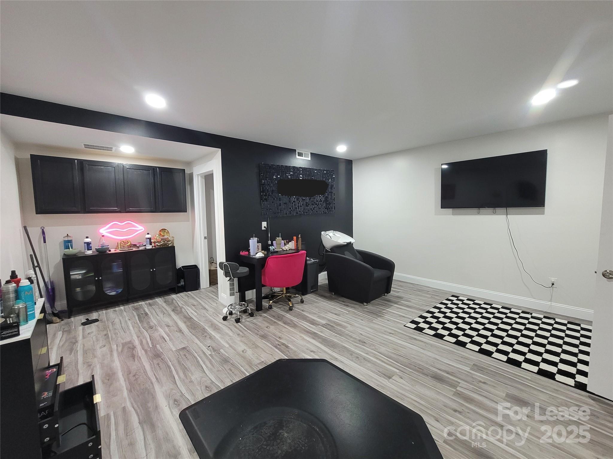 109 E Charlotte Avenue Property Photo 7