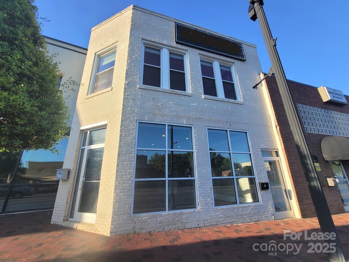 109 E Charlotte Avenue Property Photo 11