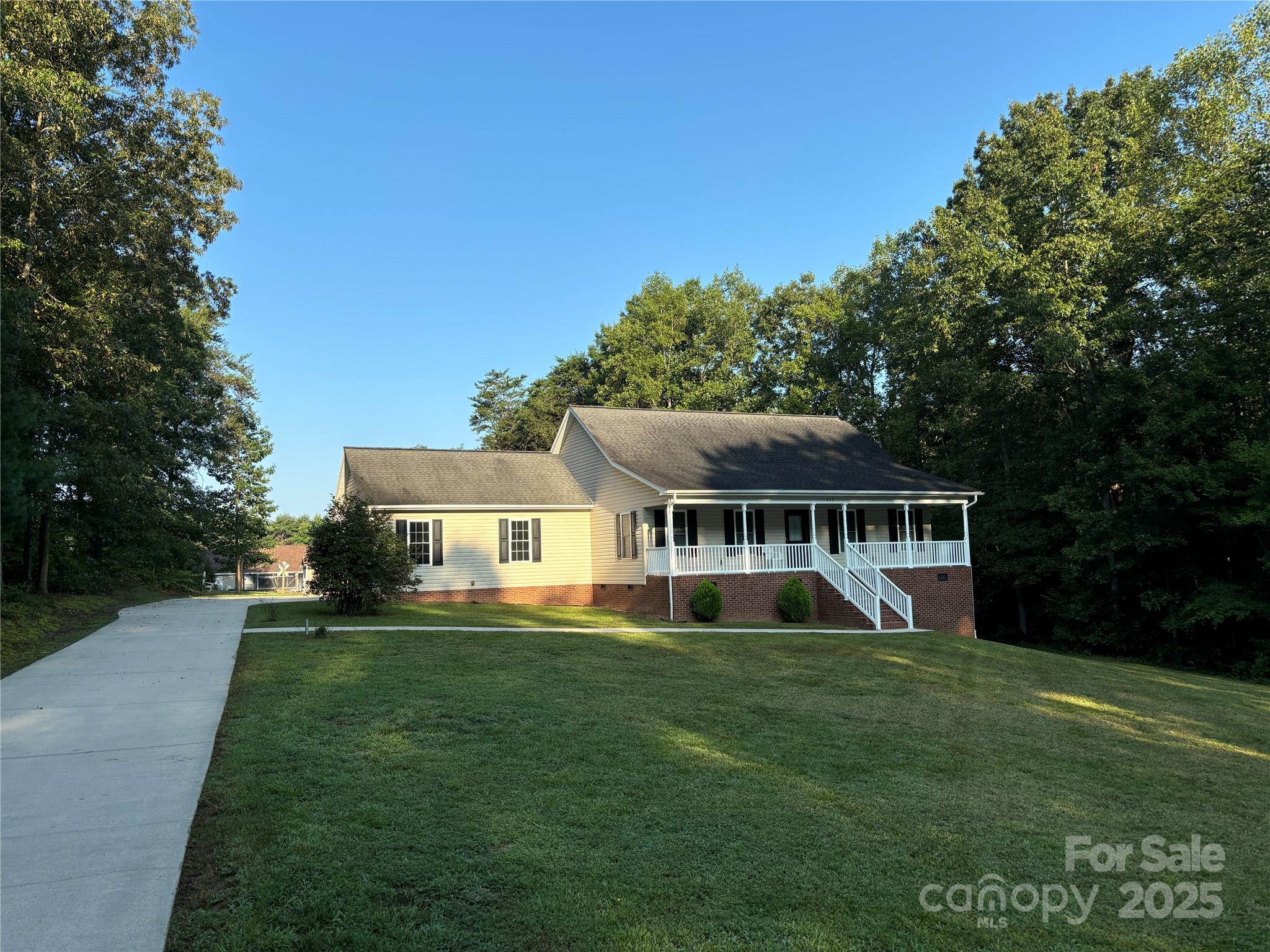 475 Cornerstone Drive Property Photo