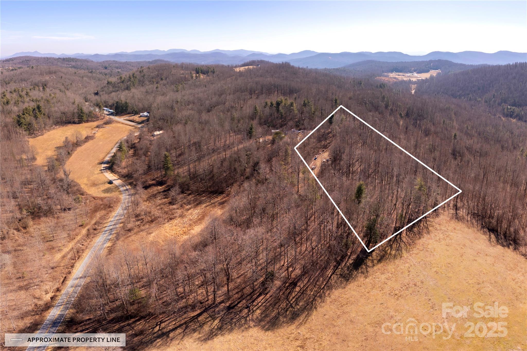 000 Pinnacle Mountain Road Property Photo