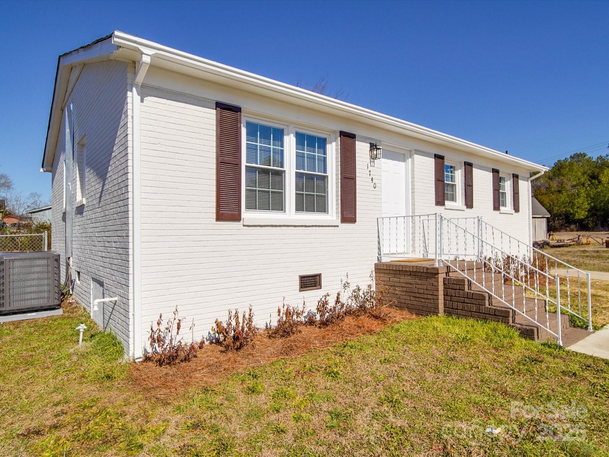 1740 Aaron Avenue Property Photo