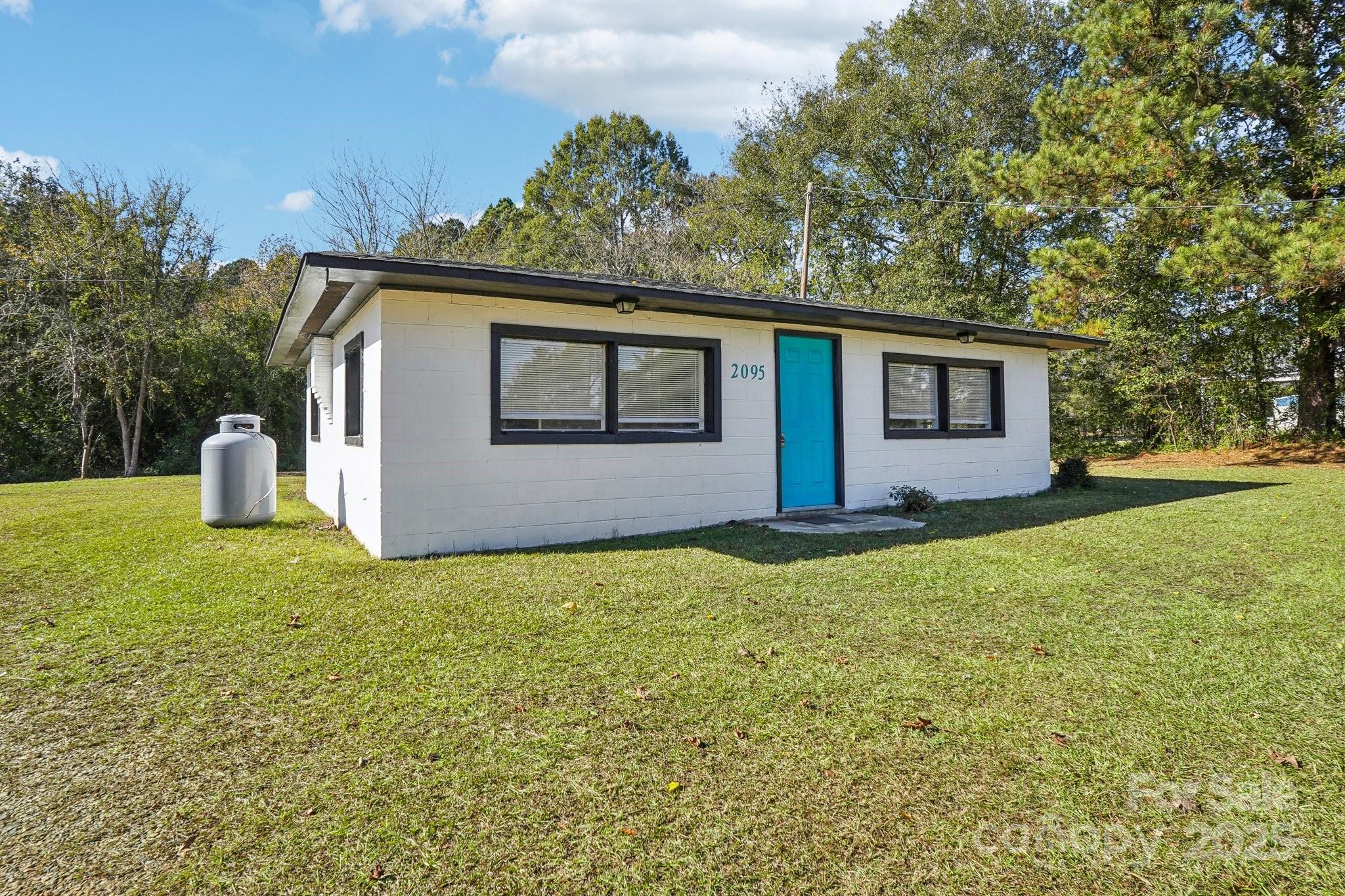 2091 & 2095 Catawba River Road Property Photo