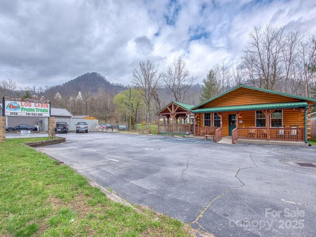 2052 Dellwood Road Property Photo 1