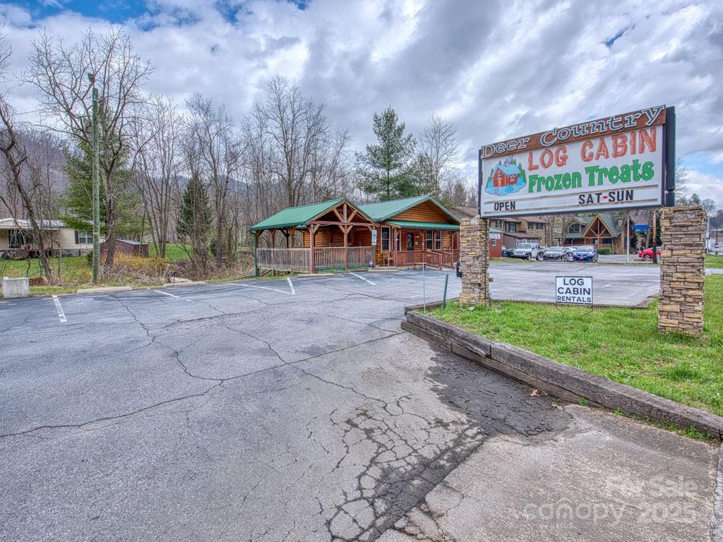 2052 Dellwood Road Property Photo 2