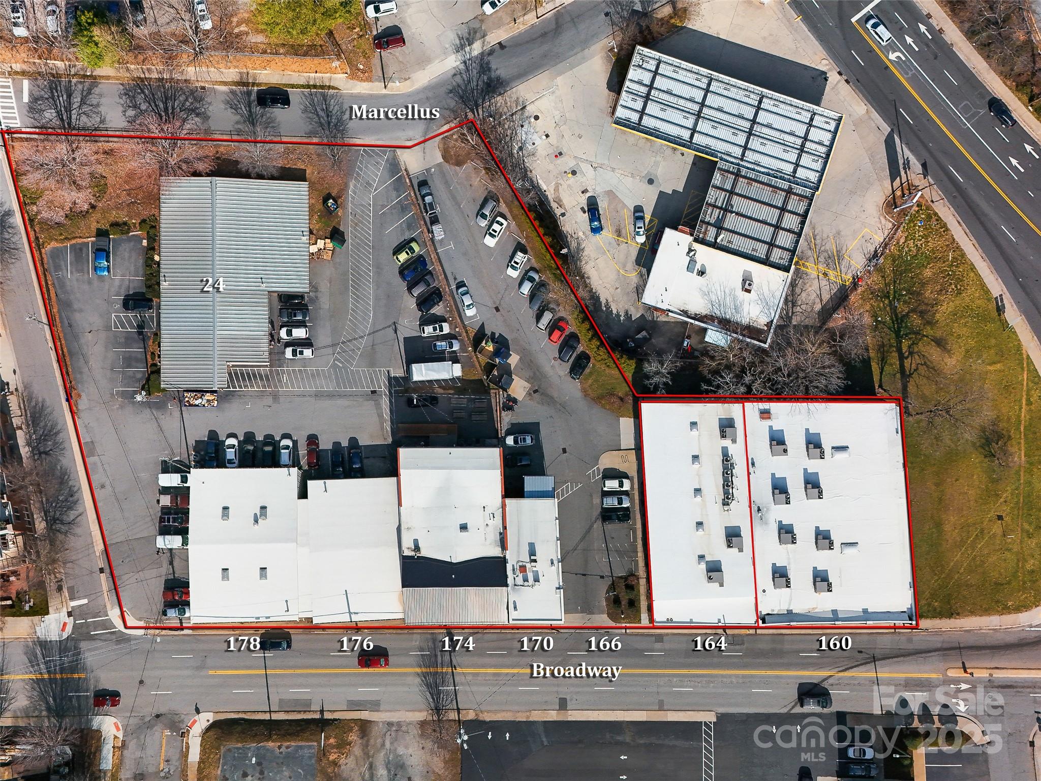 99999 Broadway Street Property Photo 2
