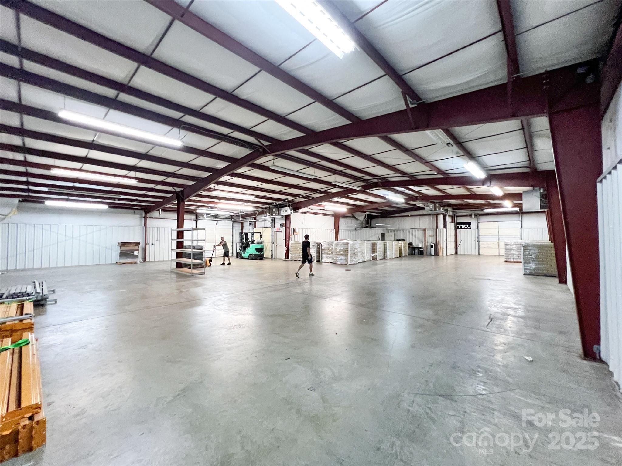 99999 Broadway Street Property Photo 35