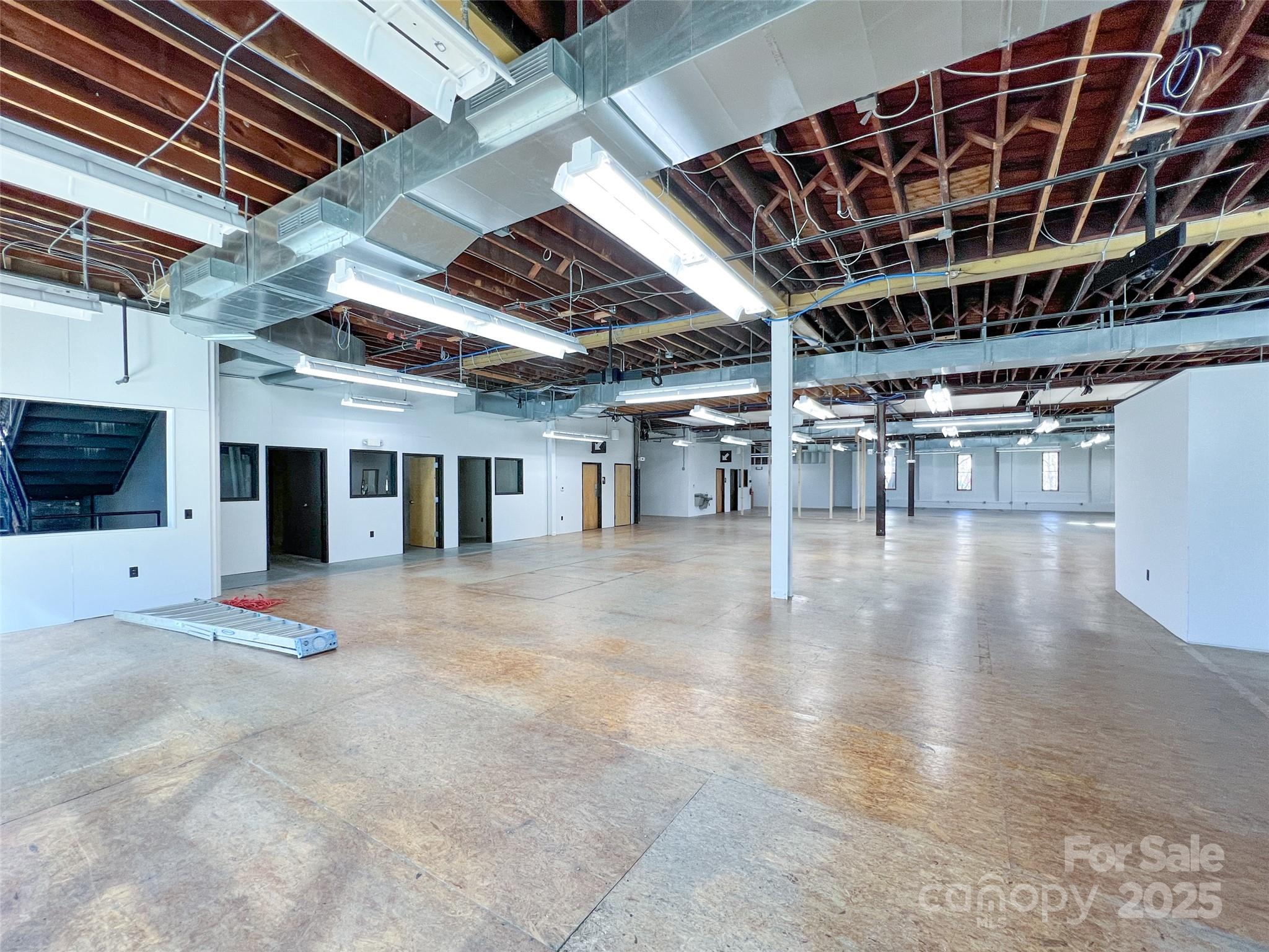 99999 Broadway Street Property Photo 40