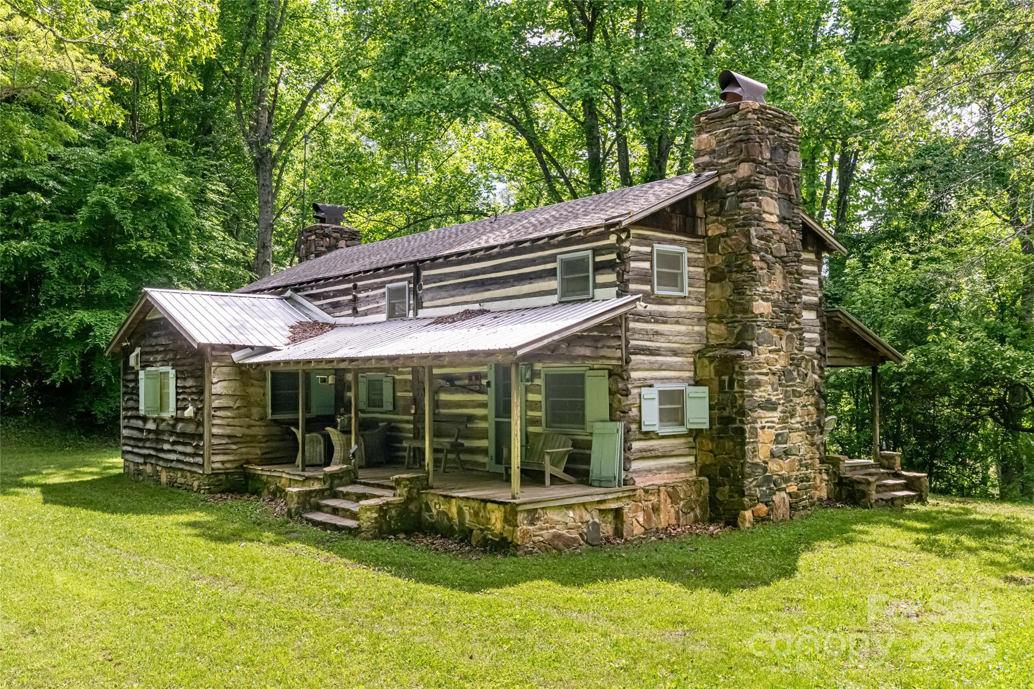 2395 Hortons Creek Road Property Photo