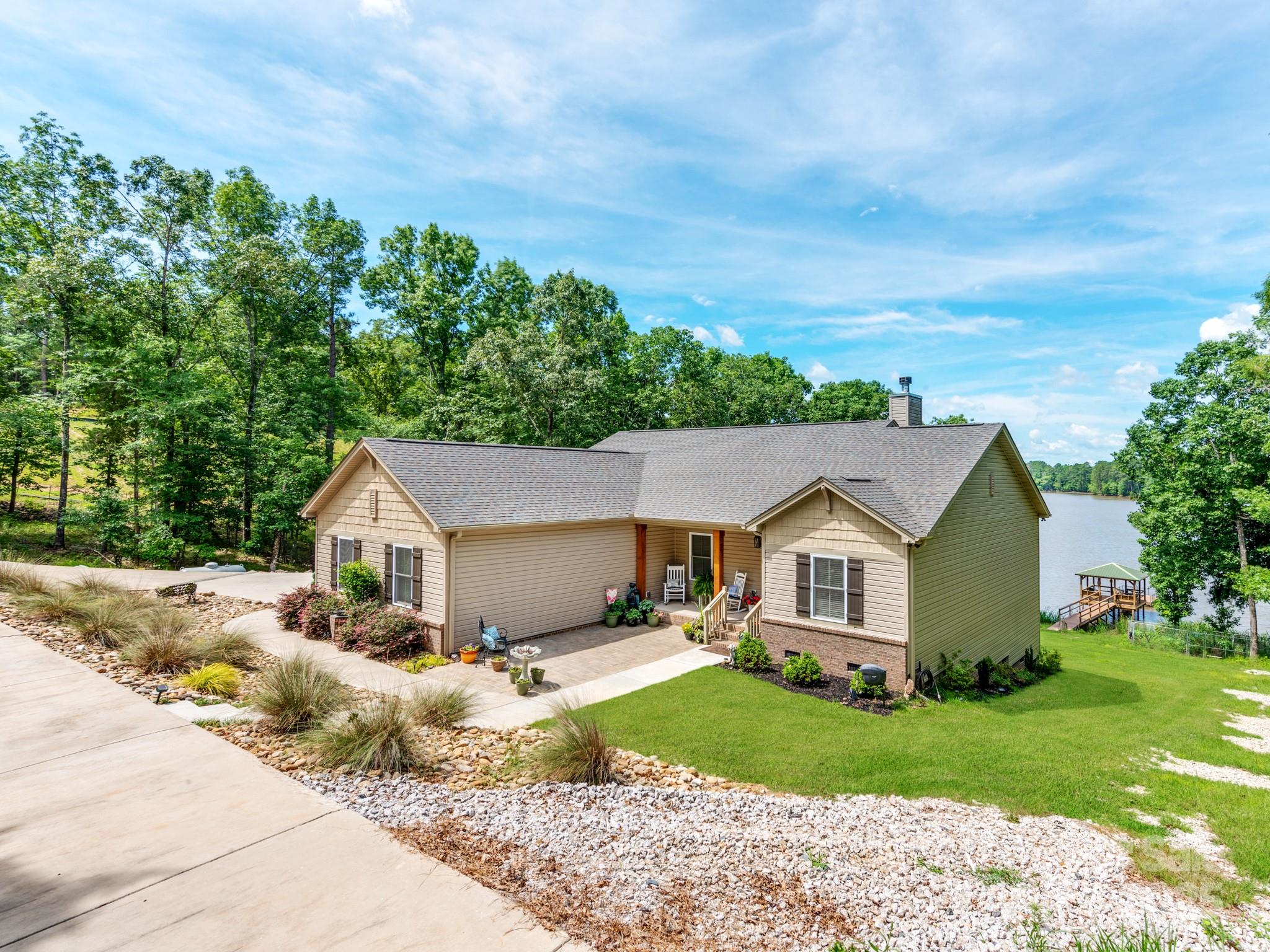 1879 Wateree Road Property Photo 1