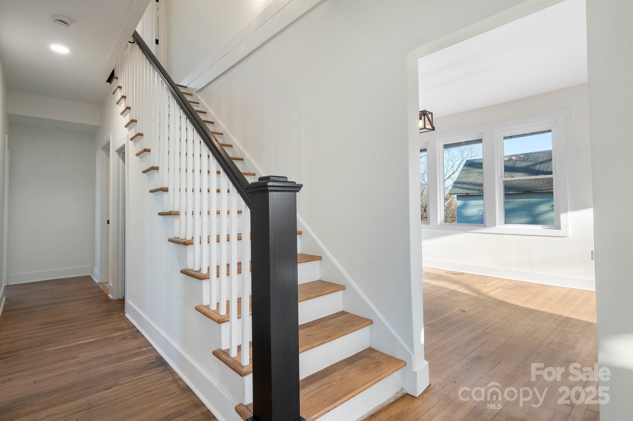49 8th Street Property Photo 9