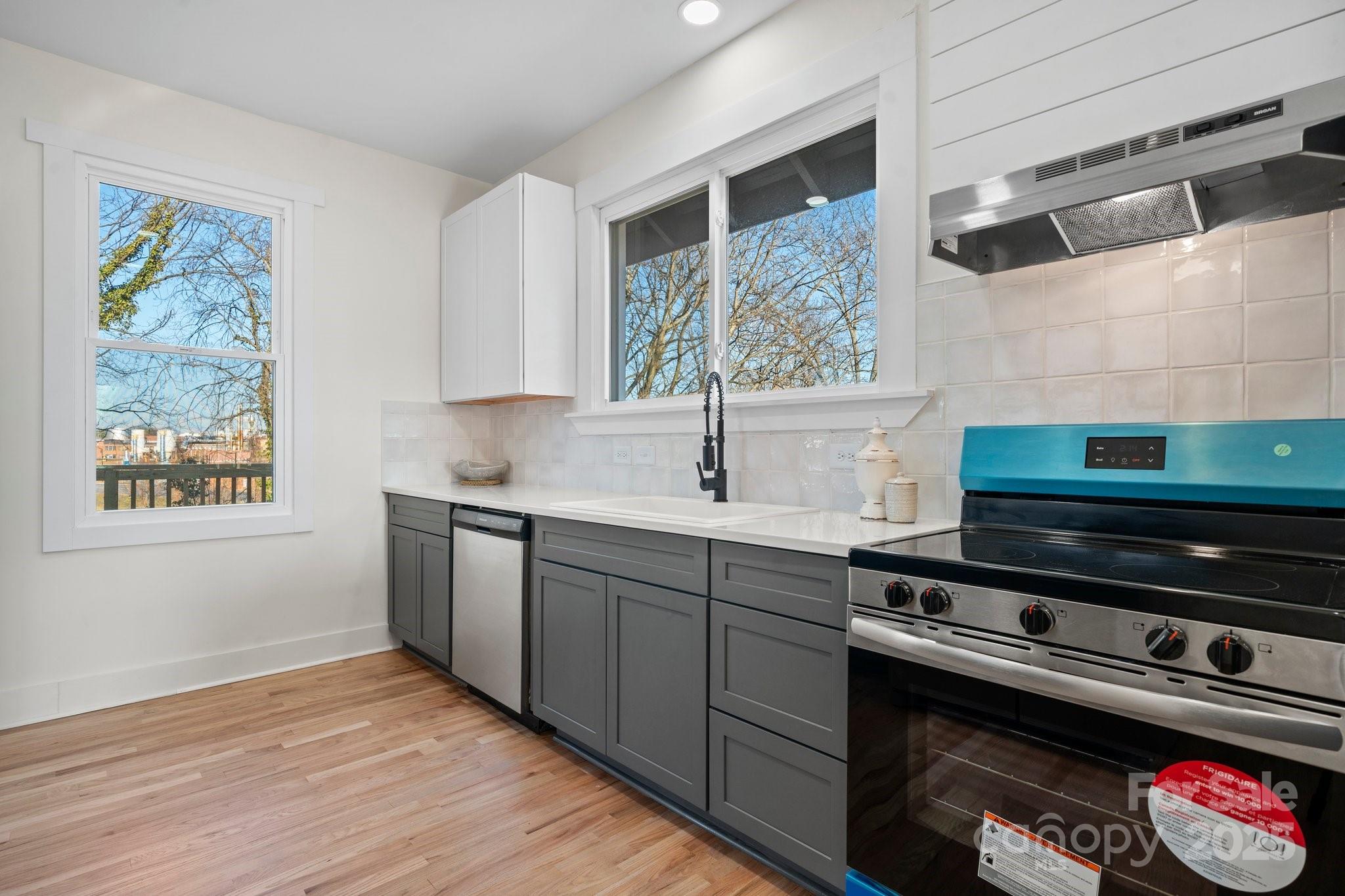 49 8th Street Property Photo 16