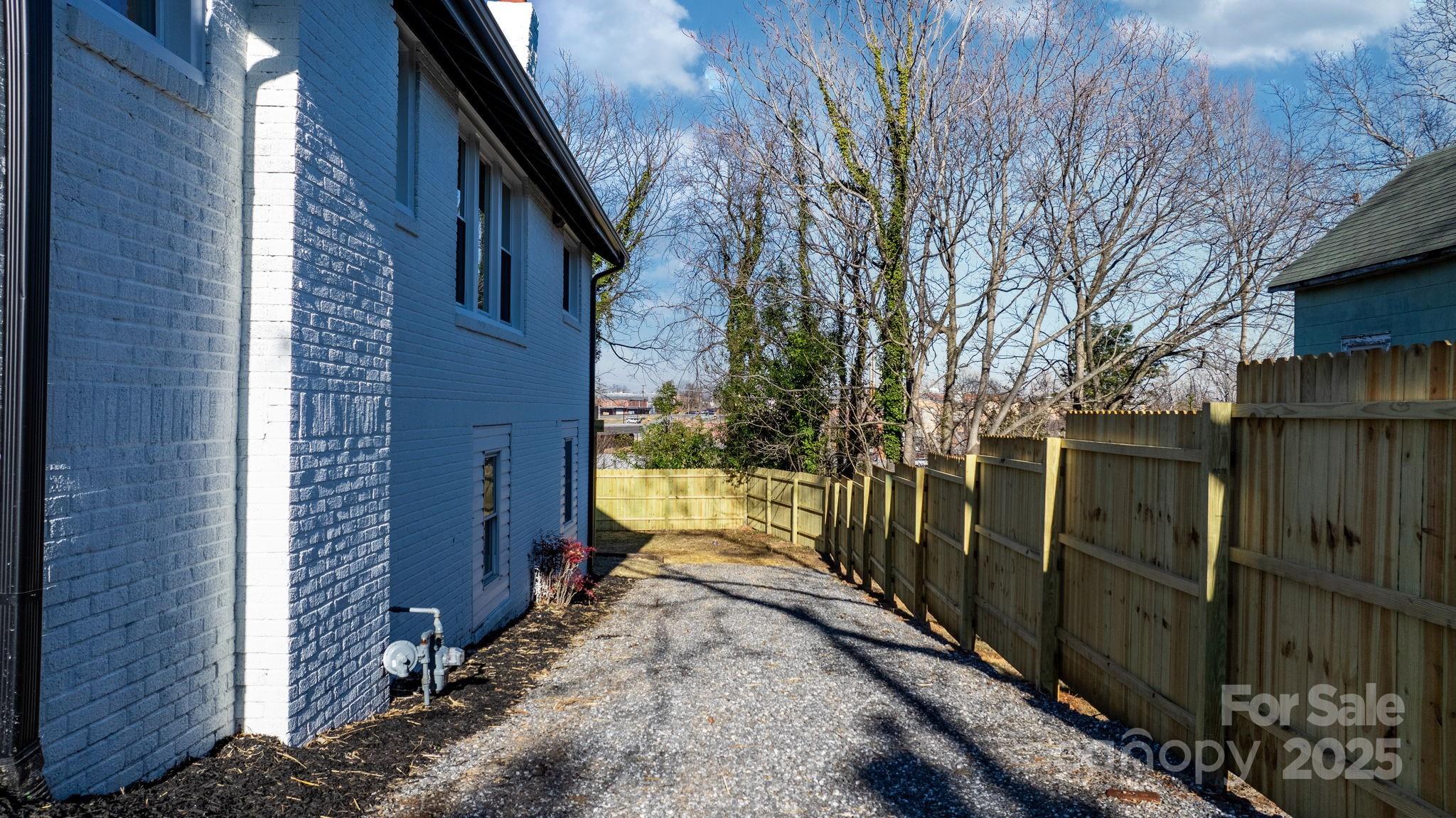 49 8th Street Property Photo 37