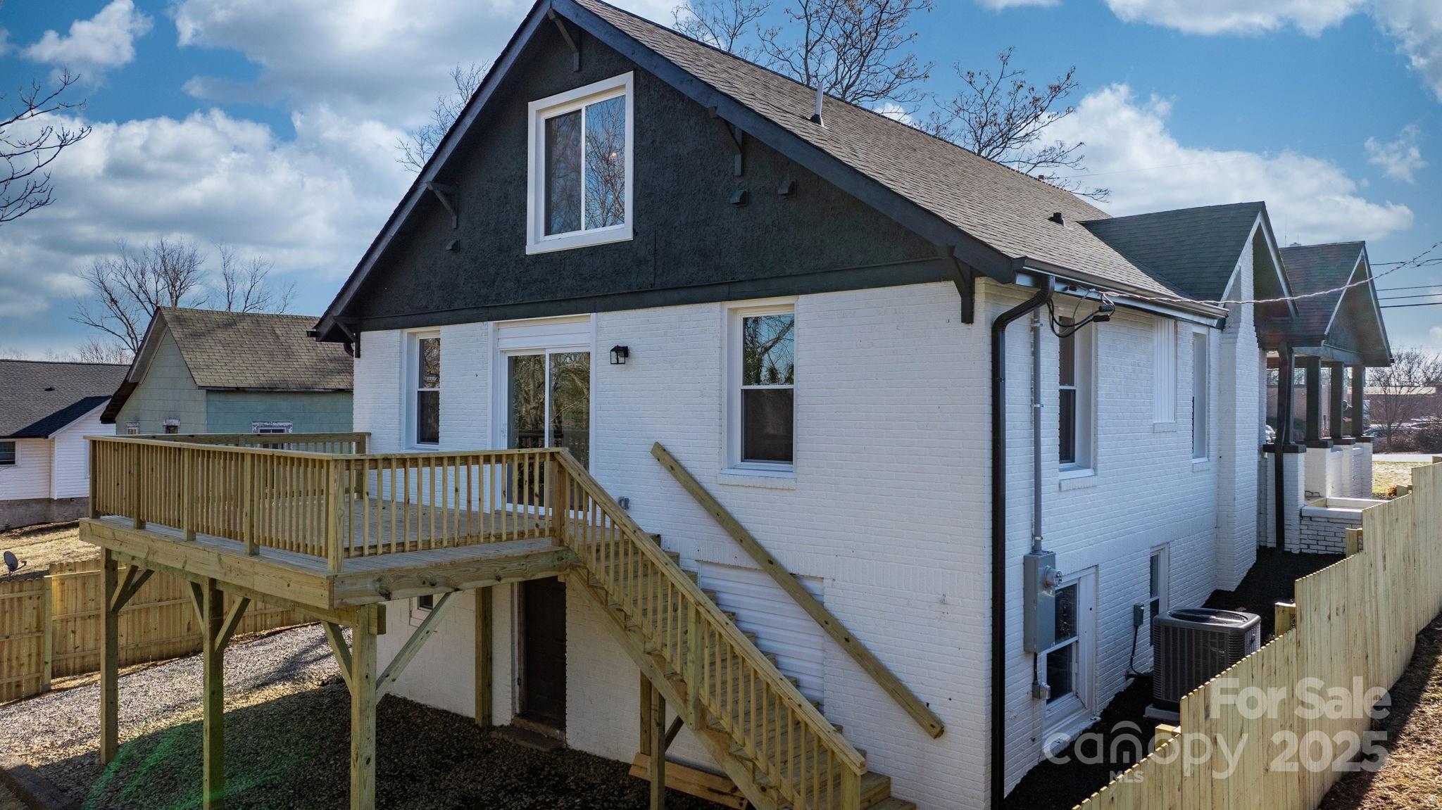 49 8th Street Property Photo 41