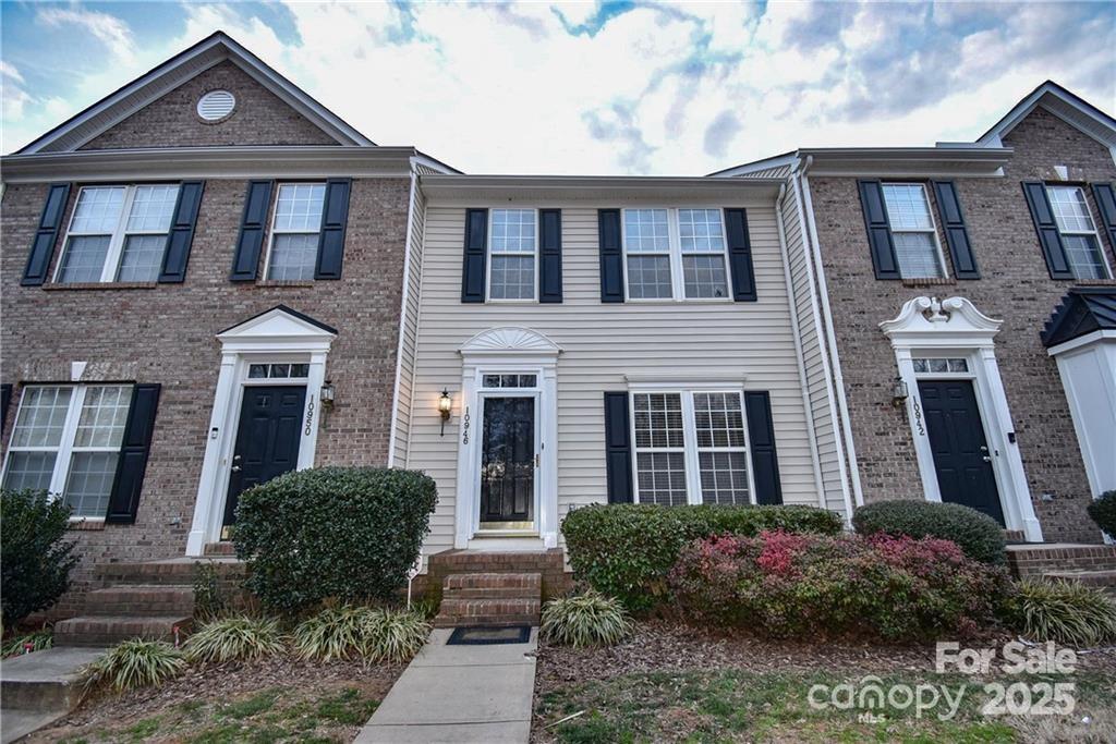 10946 Garden Oaks Lane Property Photo