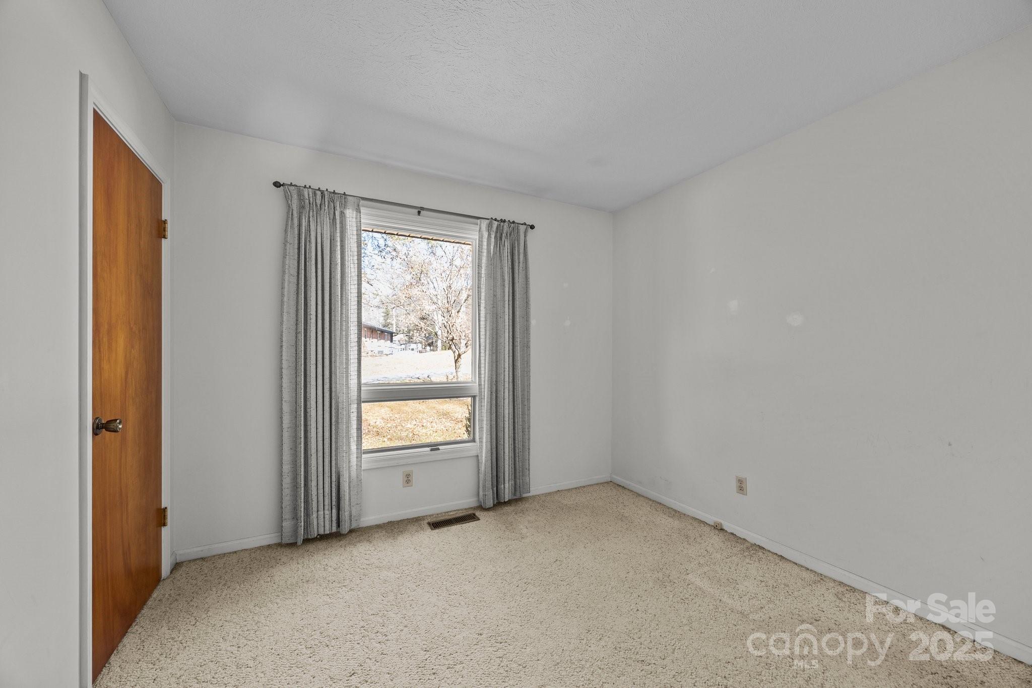 4 Dunleer Lane Property Photo 12