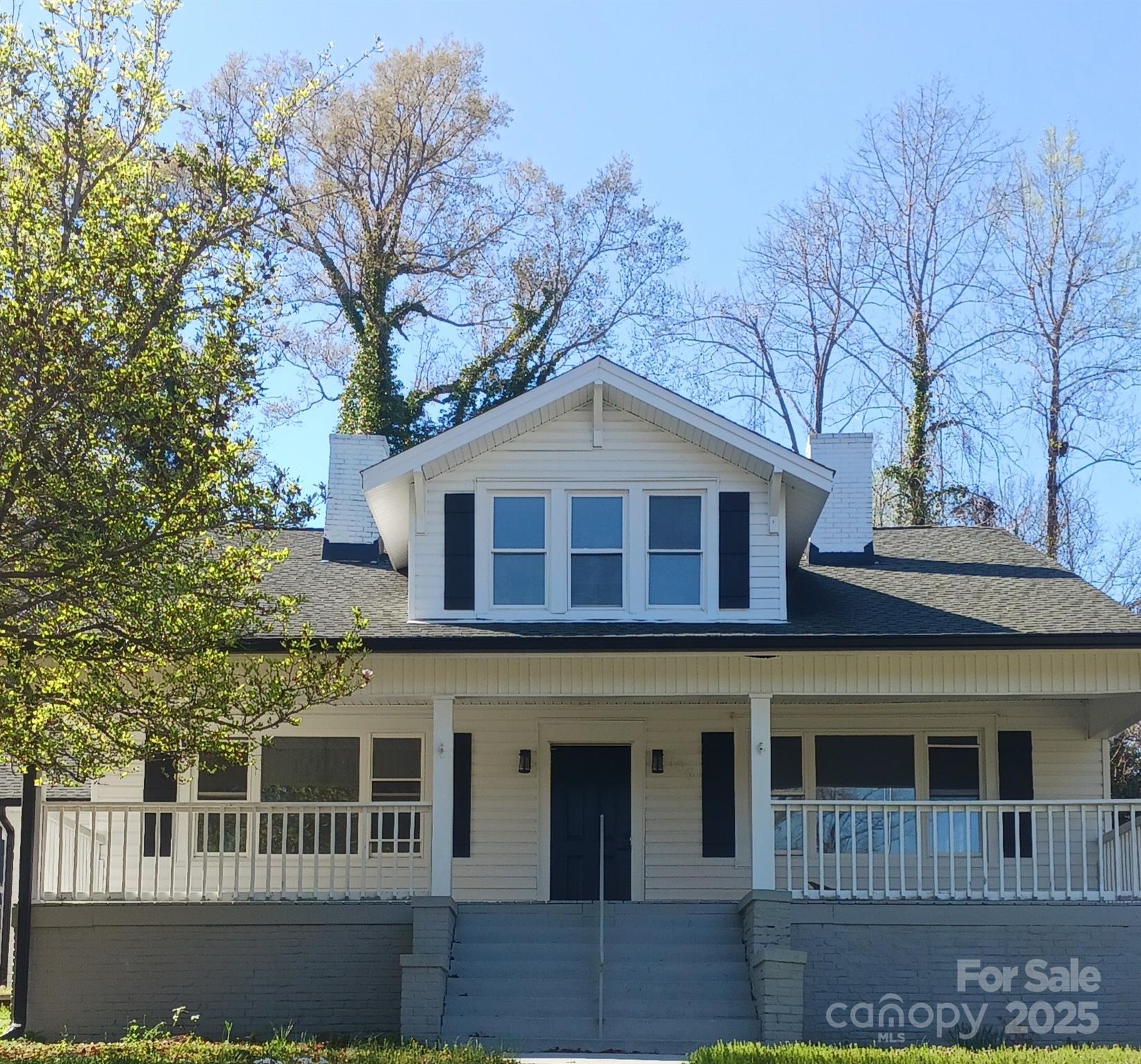 105 N Inman Avenue Property Photo 1