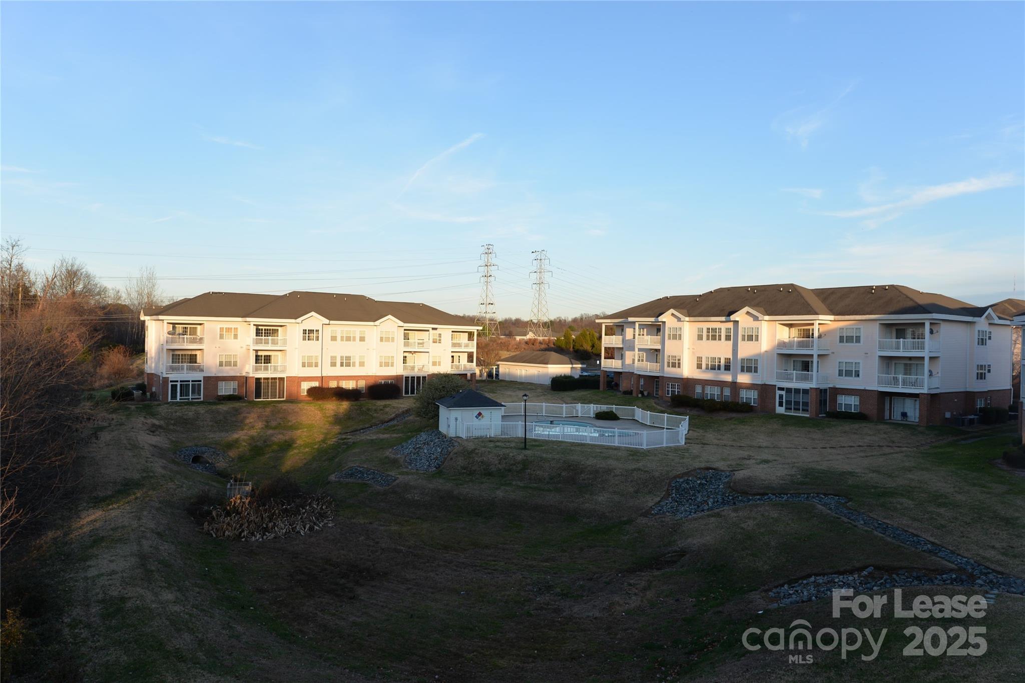 8933 Meadow Vista Road Property Photo