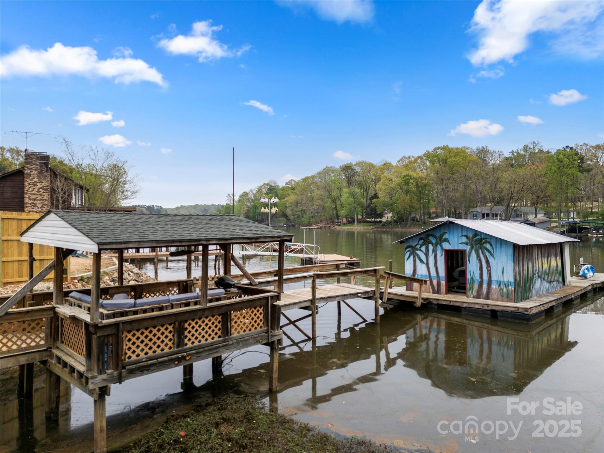 513 Paradise Circle Property Photo