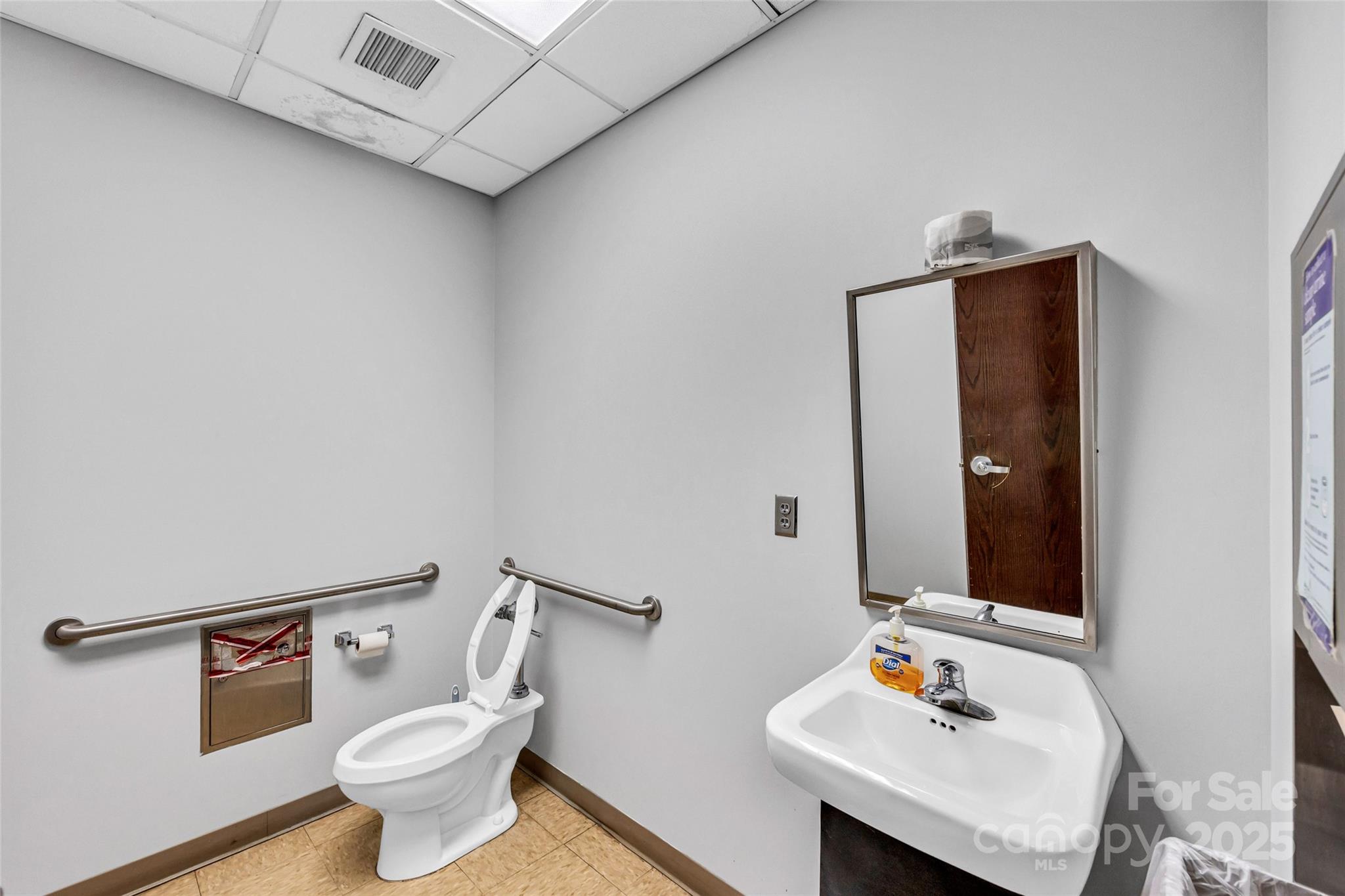812 W Innes Street Property Photo 20