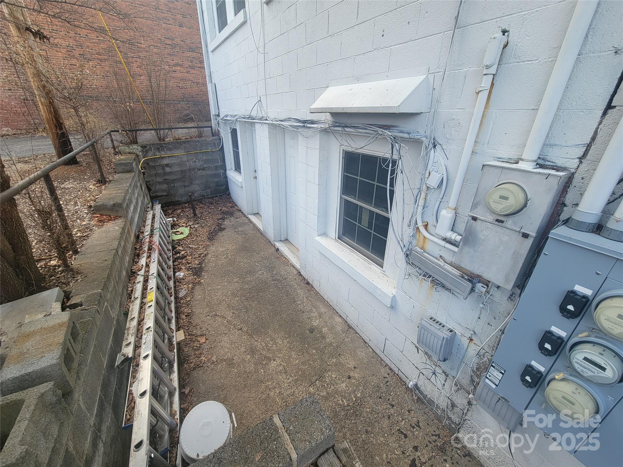 232/236 N Main Street Property Photo 48