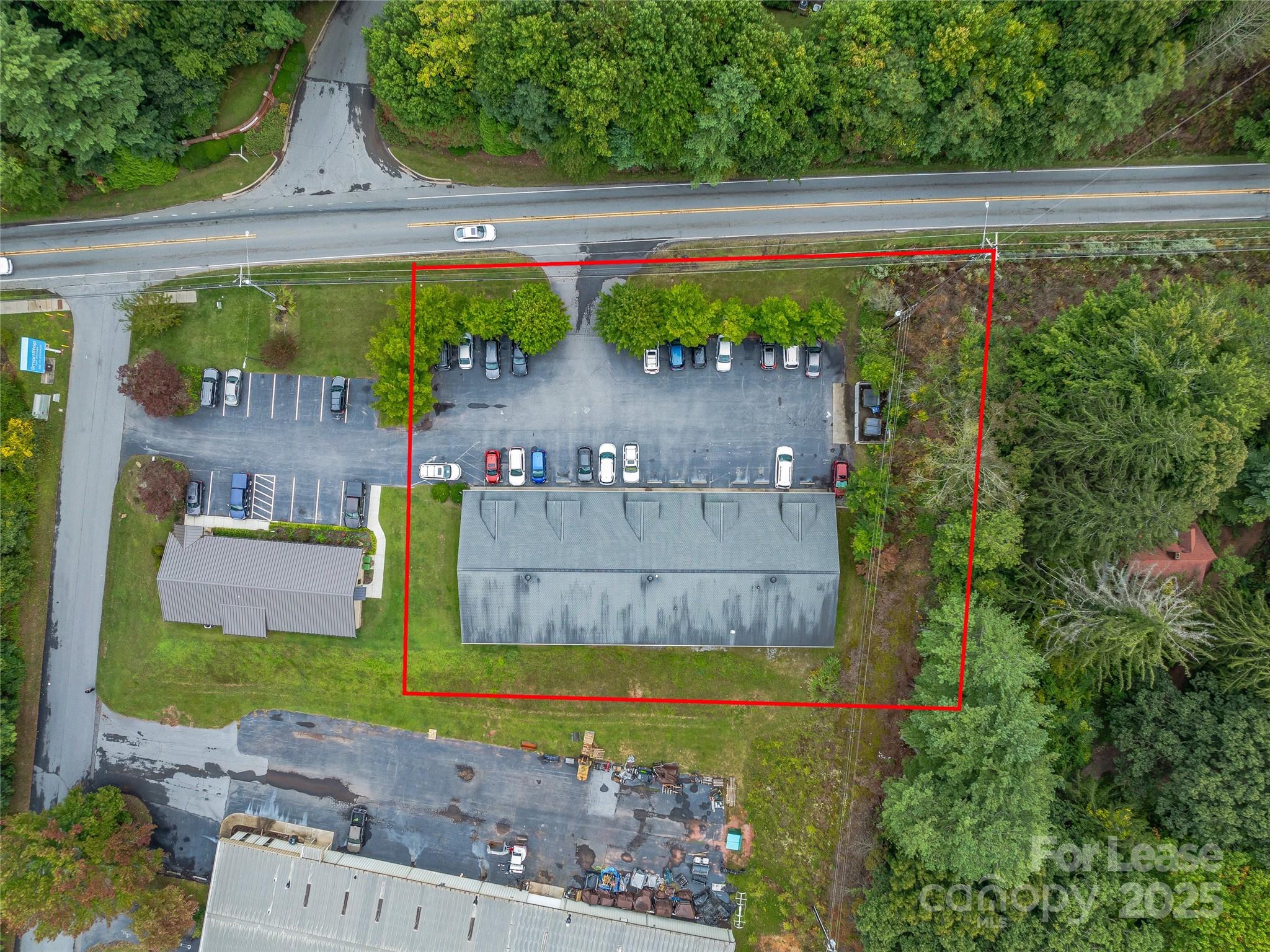 3179 Sweeten Creek Road Property Photo 2