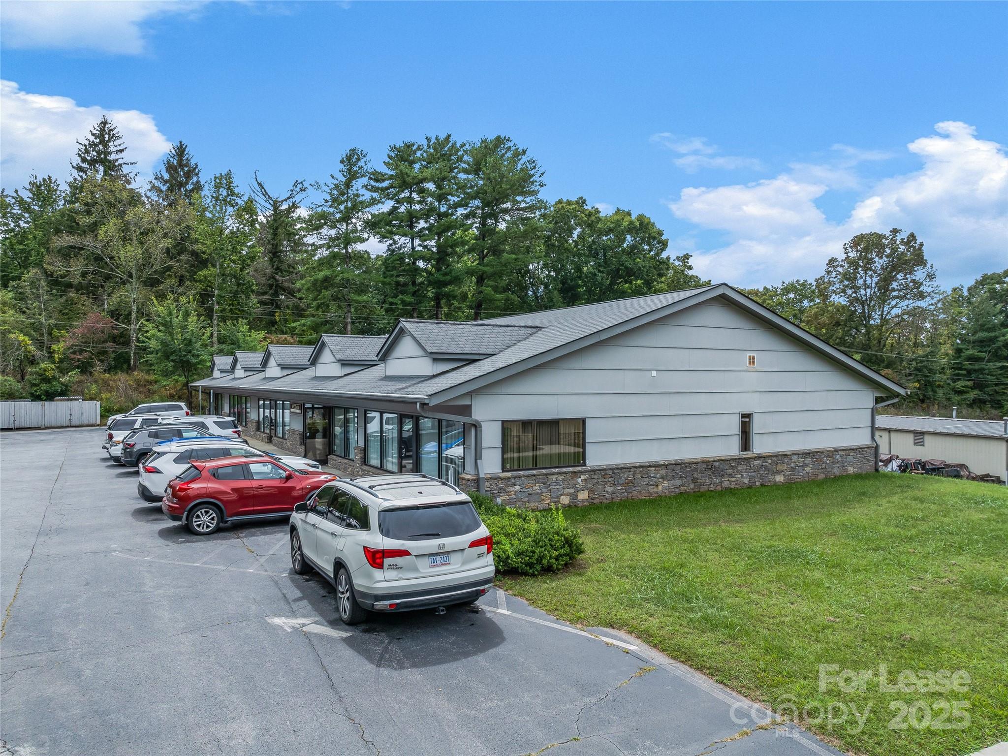 3179 Sweeten Creek Road Property Photo 5