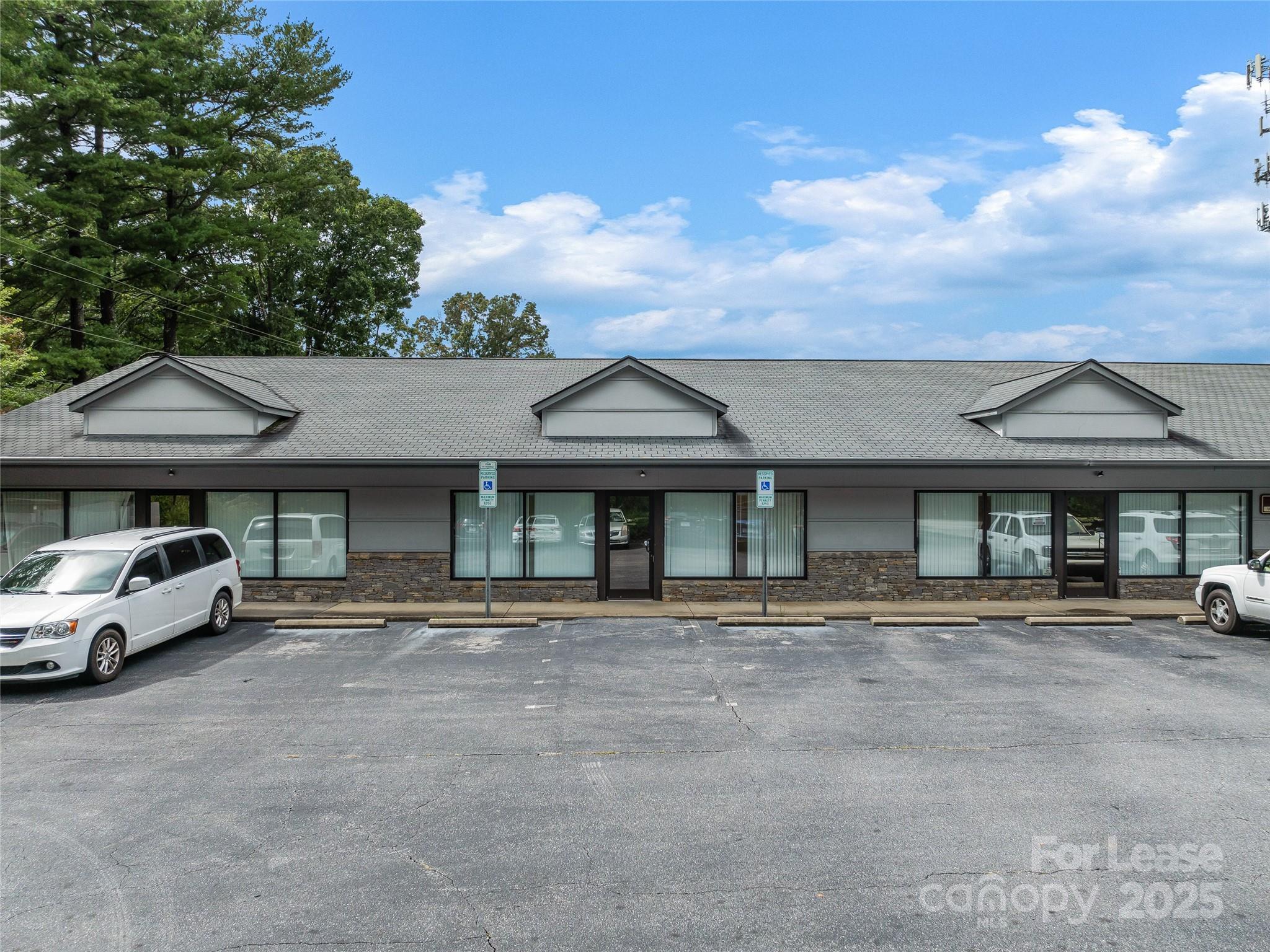 3179 Sweeten Creek Road Property Photo 6