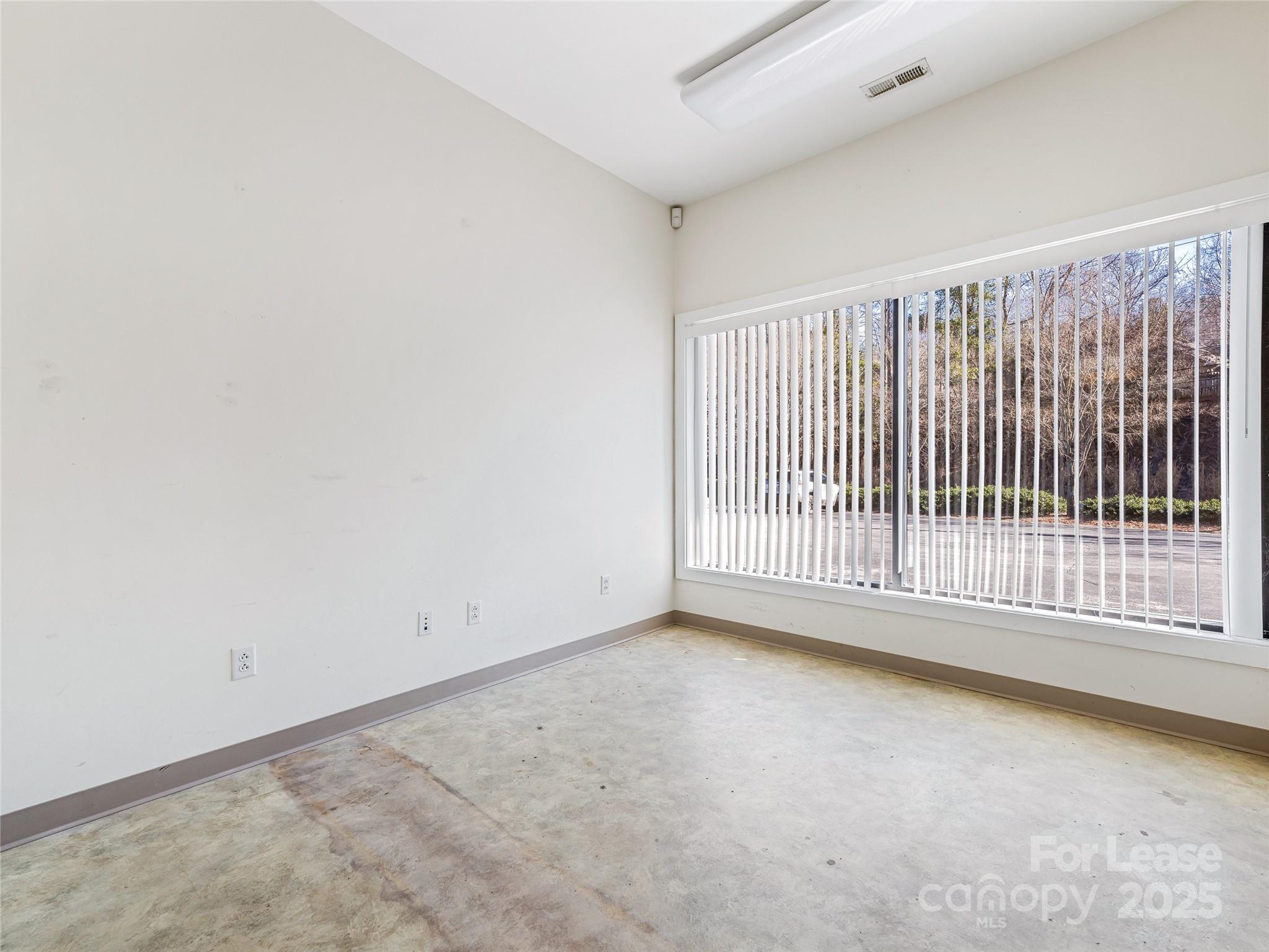 3179 Sweeten Creek Road Property Photo 26