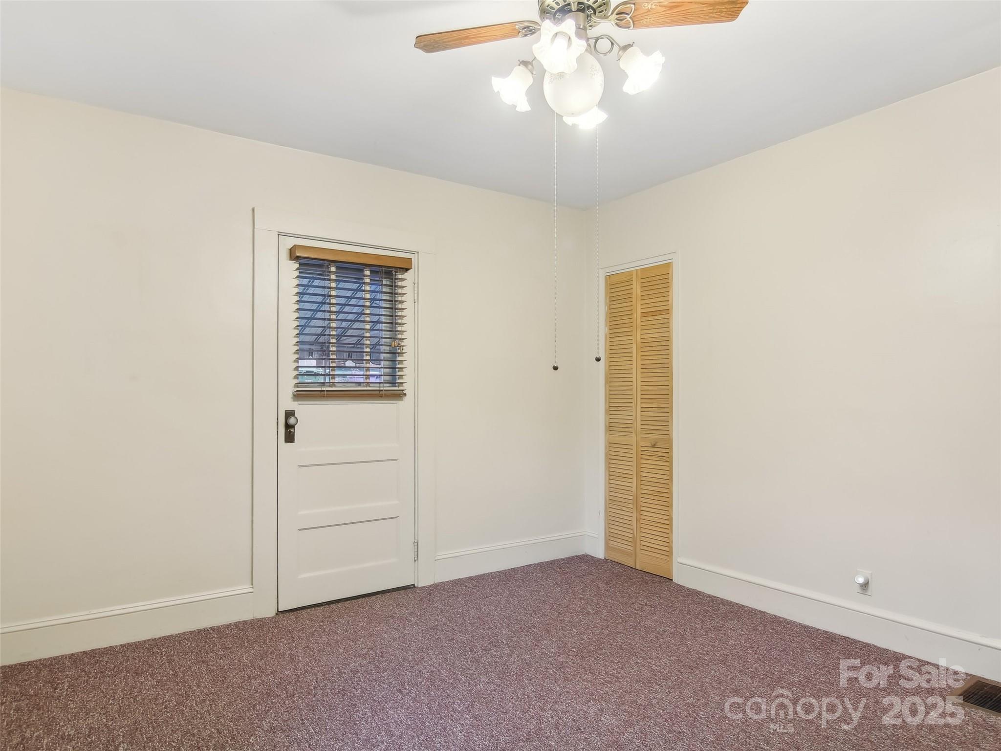 28 Kensington Drive Property Photo 17