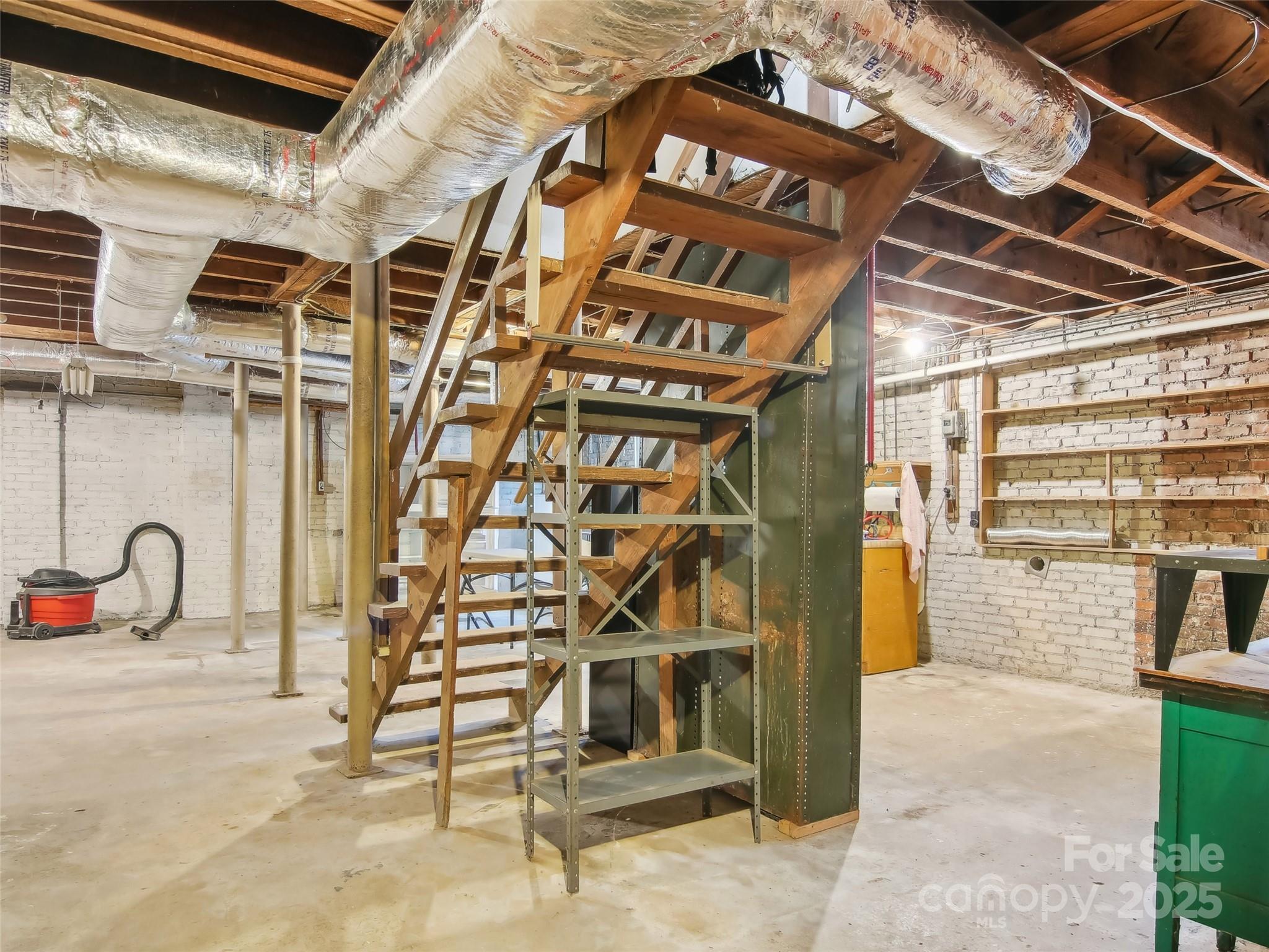28 Kensington Drive Property Photo 23