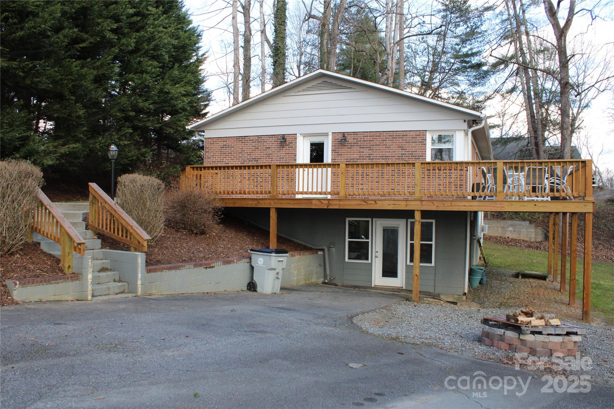 421 Wedgewood Place Property Photo
